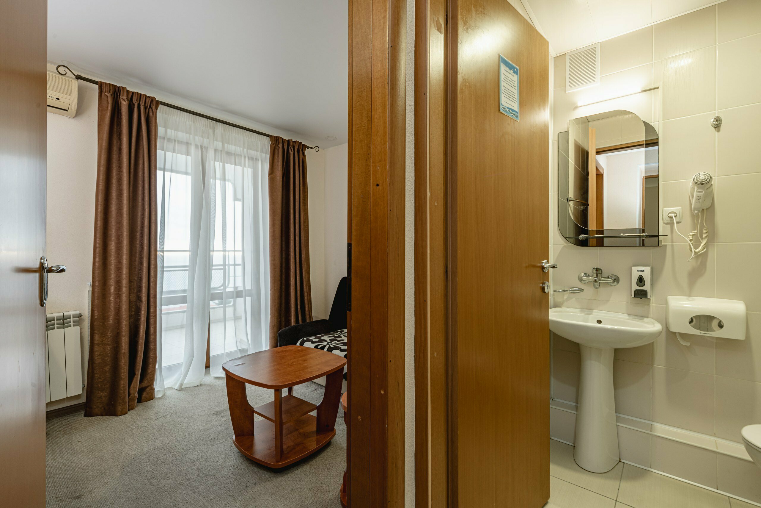 Повышенной комфортности 2-х местный 2-комнатный юг