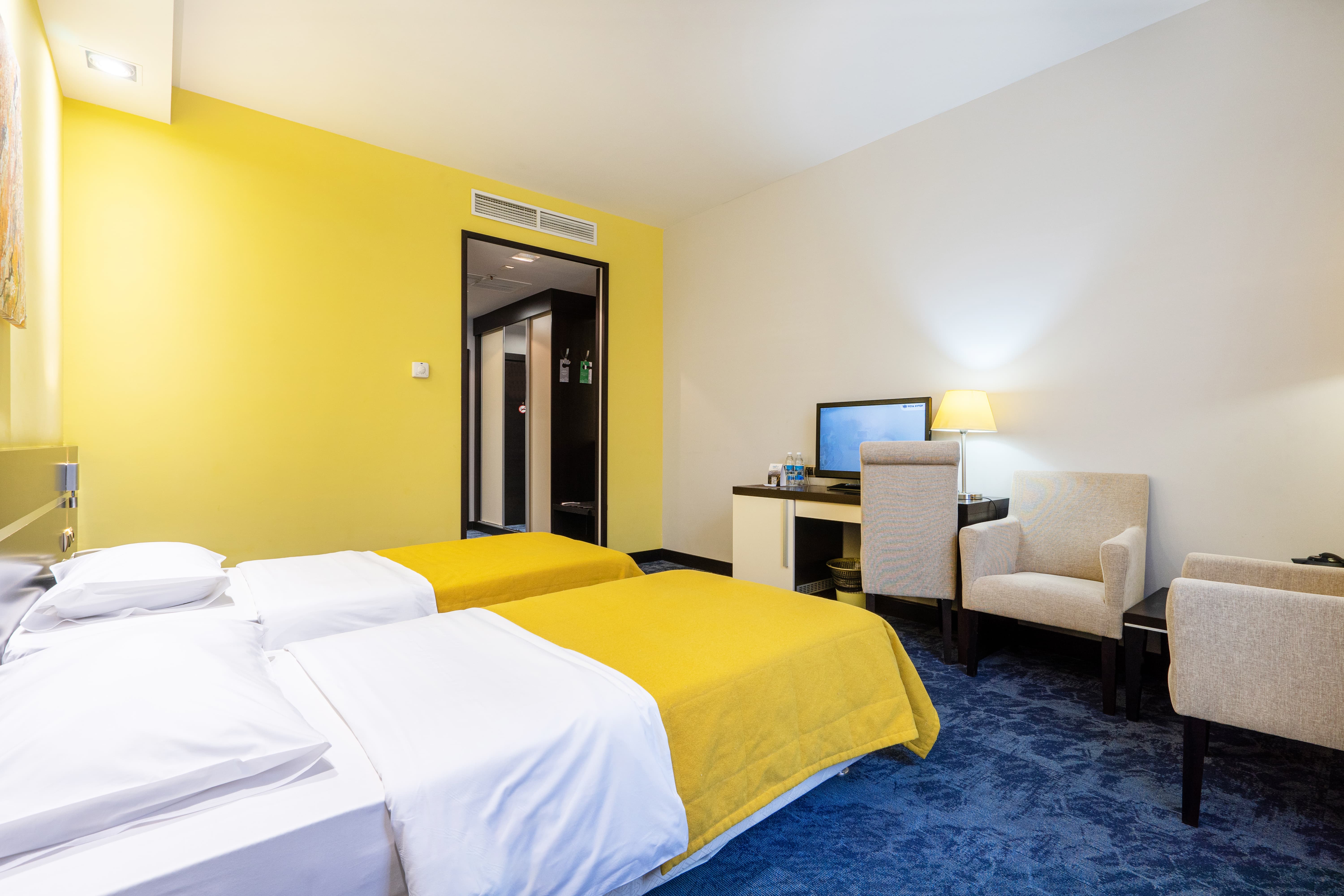 Супериор с двумя раздельными кроватями и видом на реку