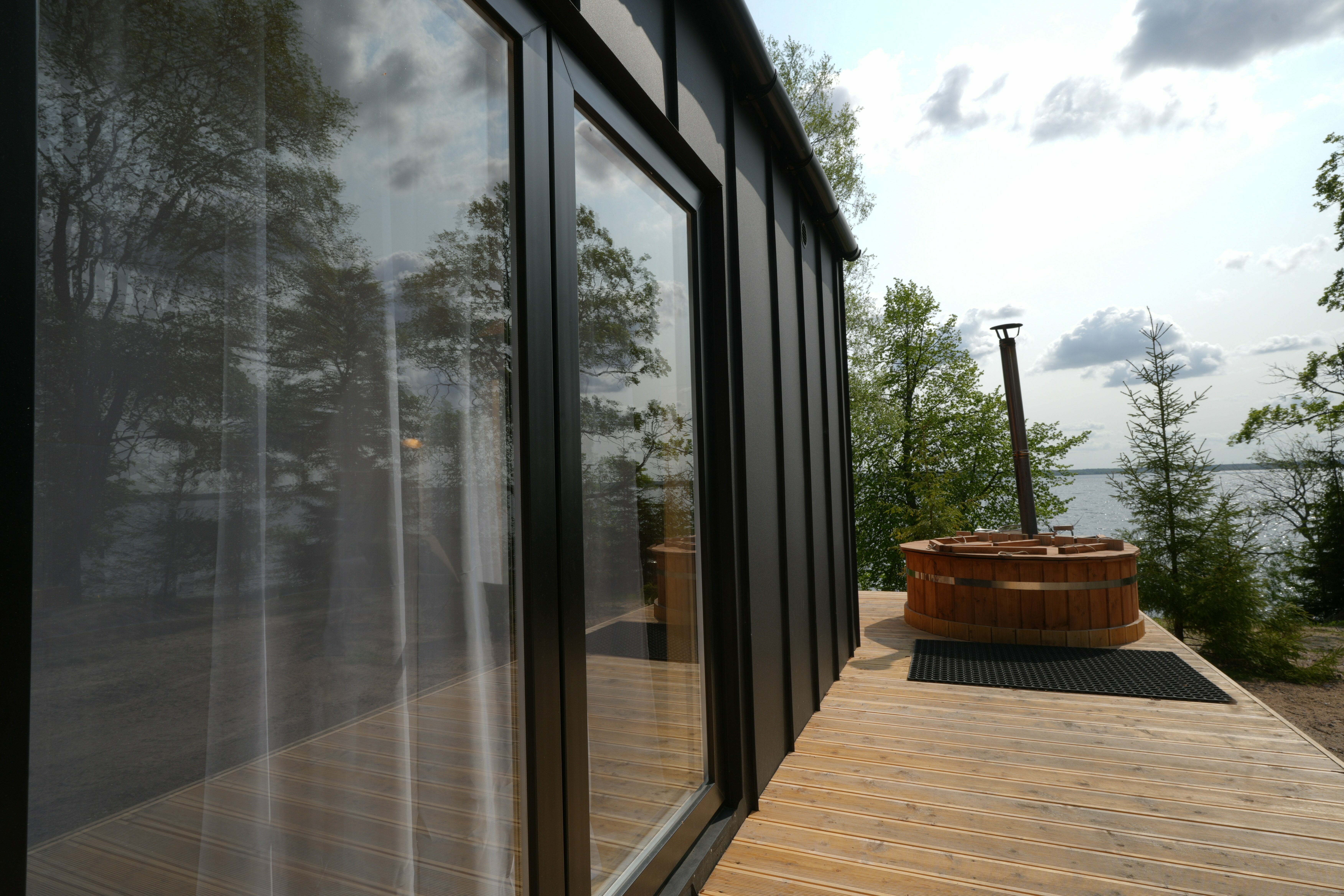 Четырёхместный Барнхаус на берегу озера