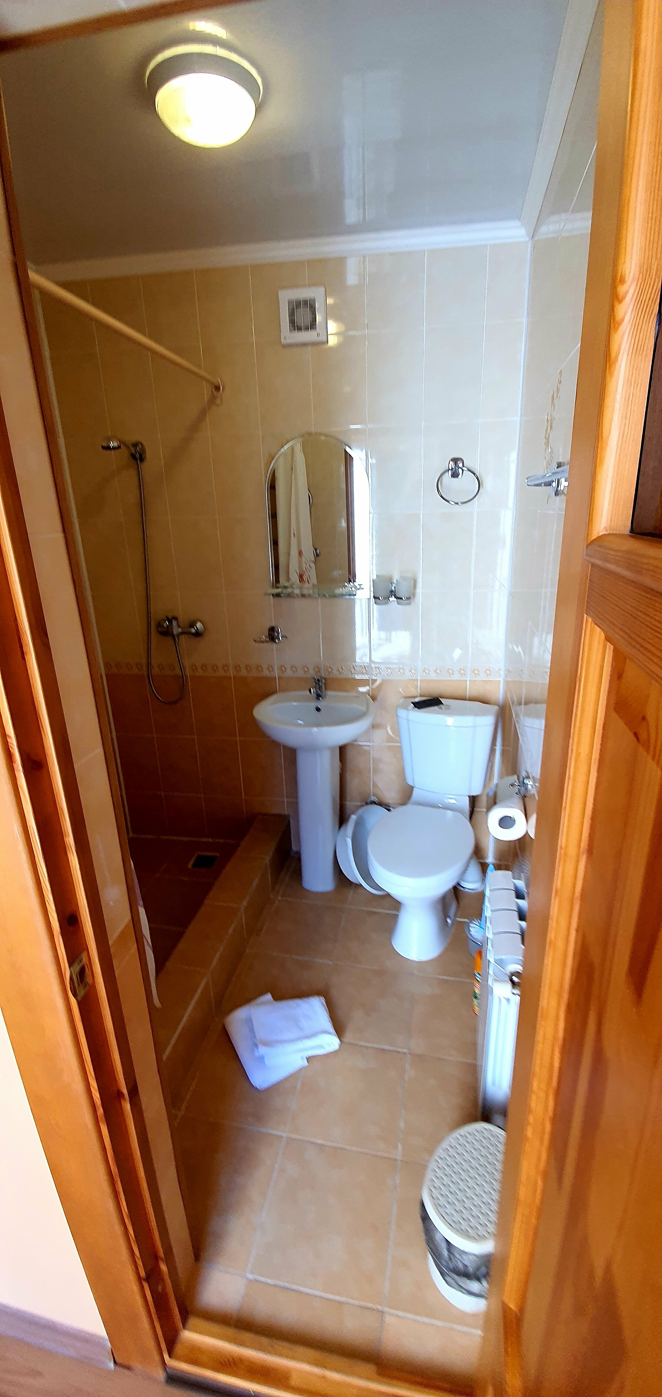 Улучшенный двухместный "стандарт" с 1 двуспальной или 2 односпальными кроватями