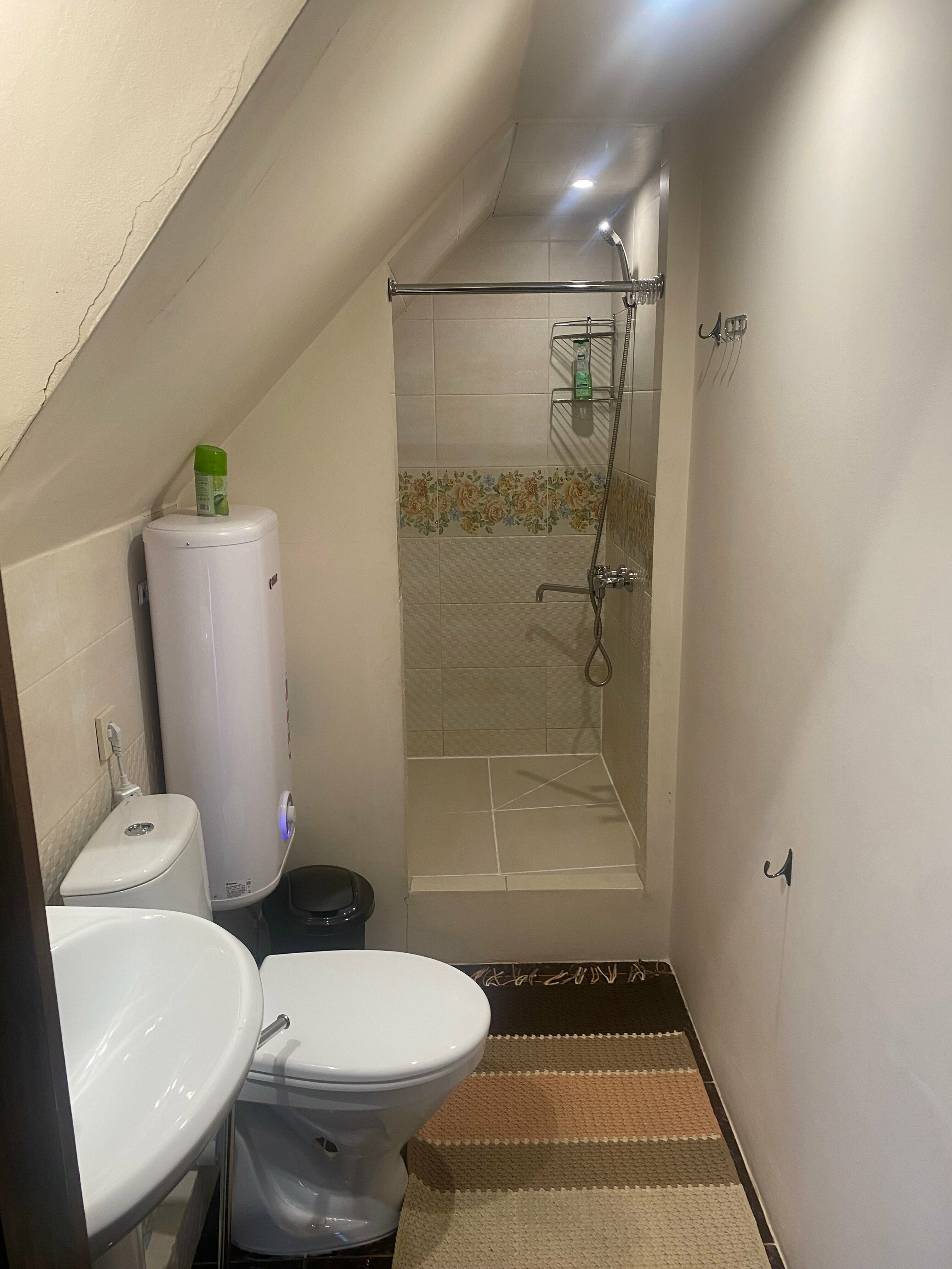 Семейный номер с видом на озеро