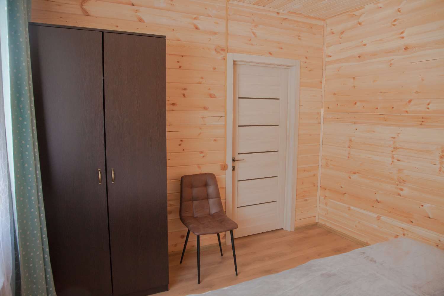 Одноэтажный коттедж с двумя комнатами