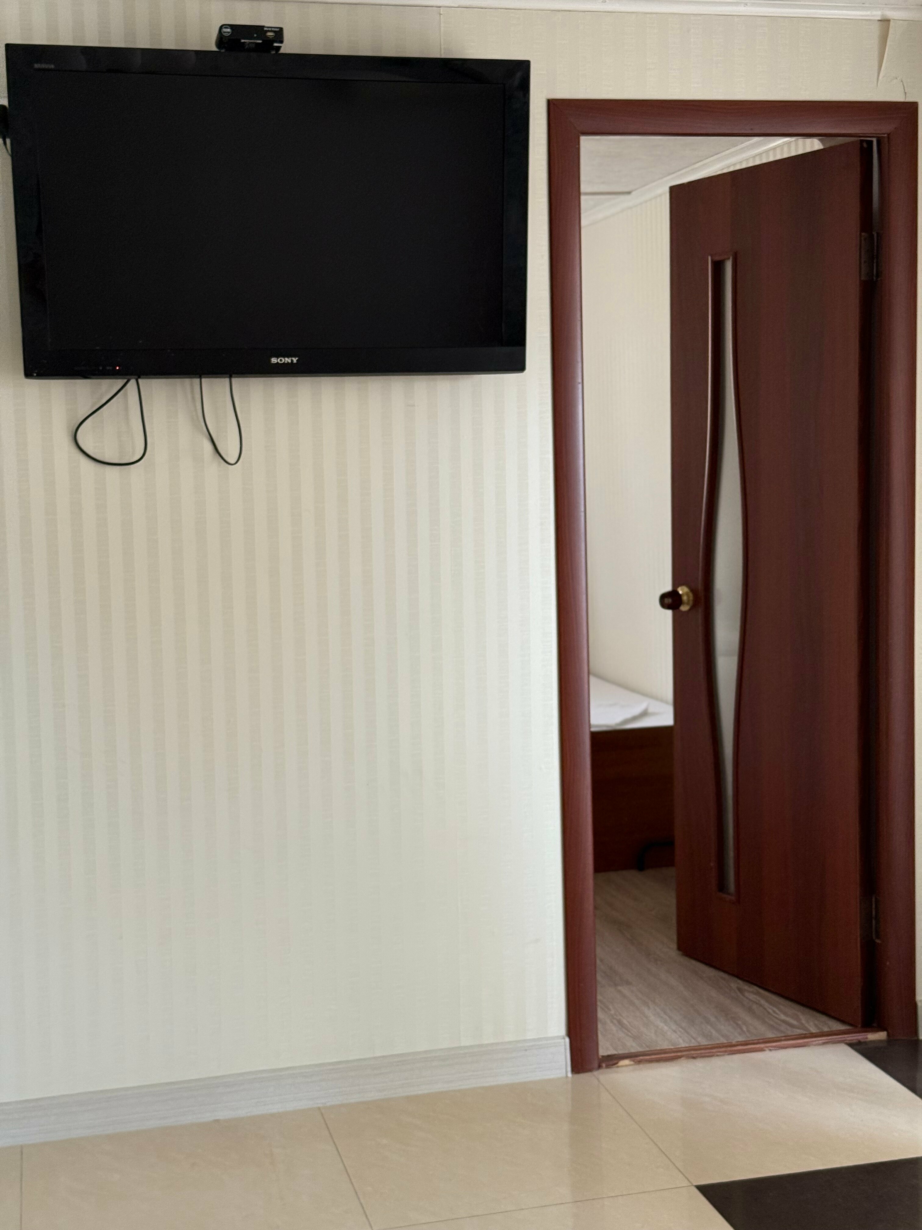 Cемейный номер с собственной ванной комнатой