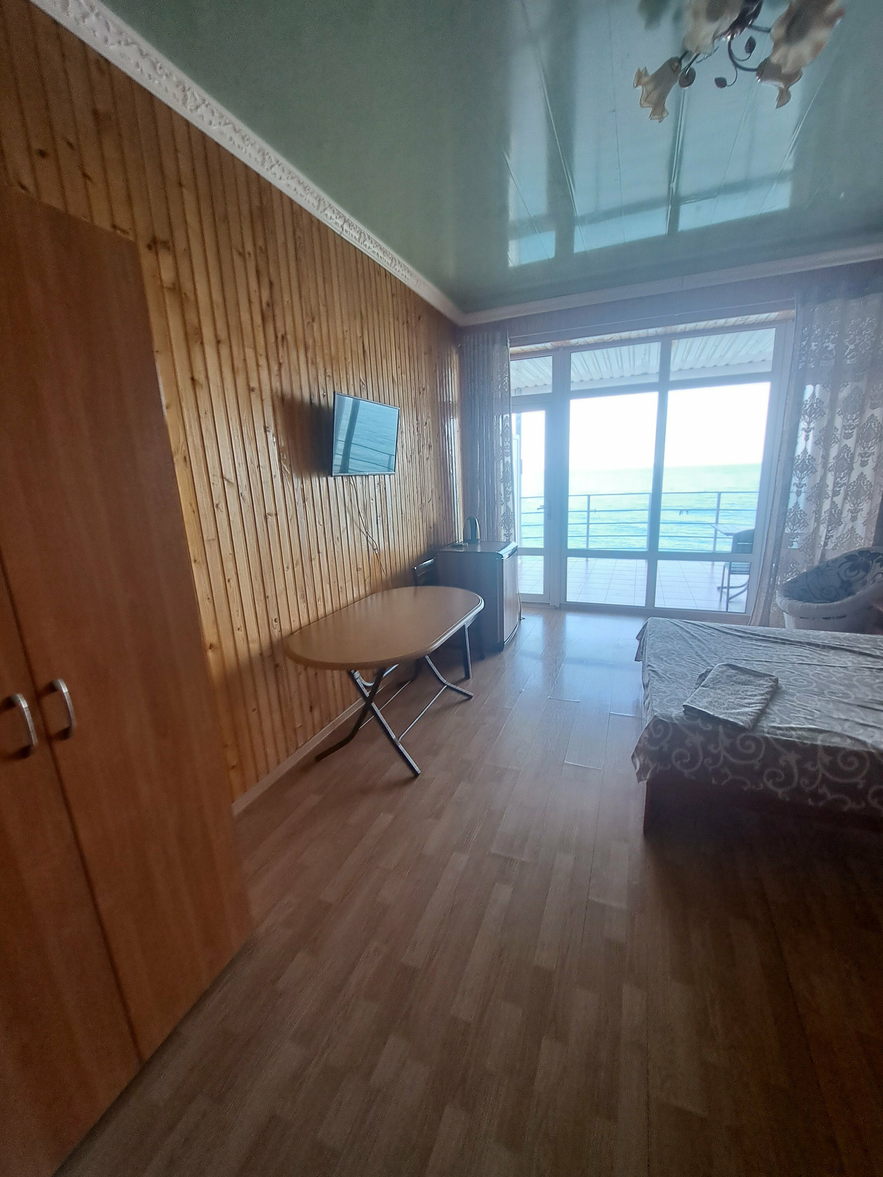 Семейный с видом на море №10