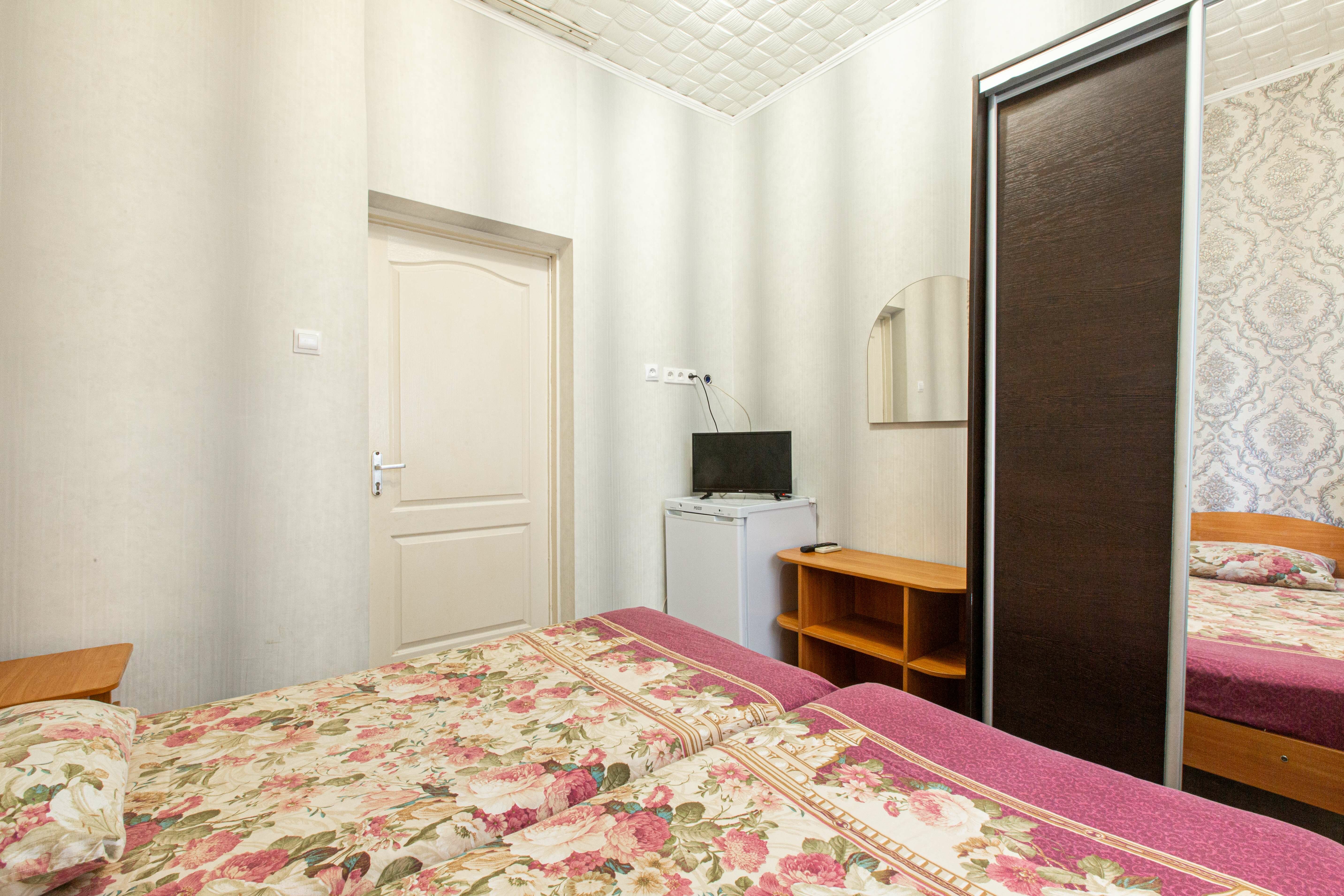 Двухместный номер эконом-класса с 2 отдельными кроватями