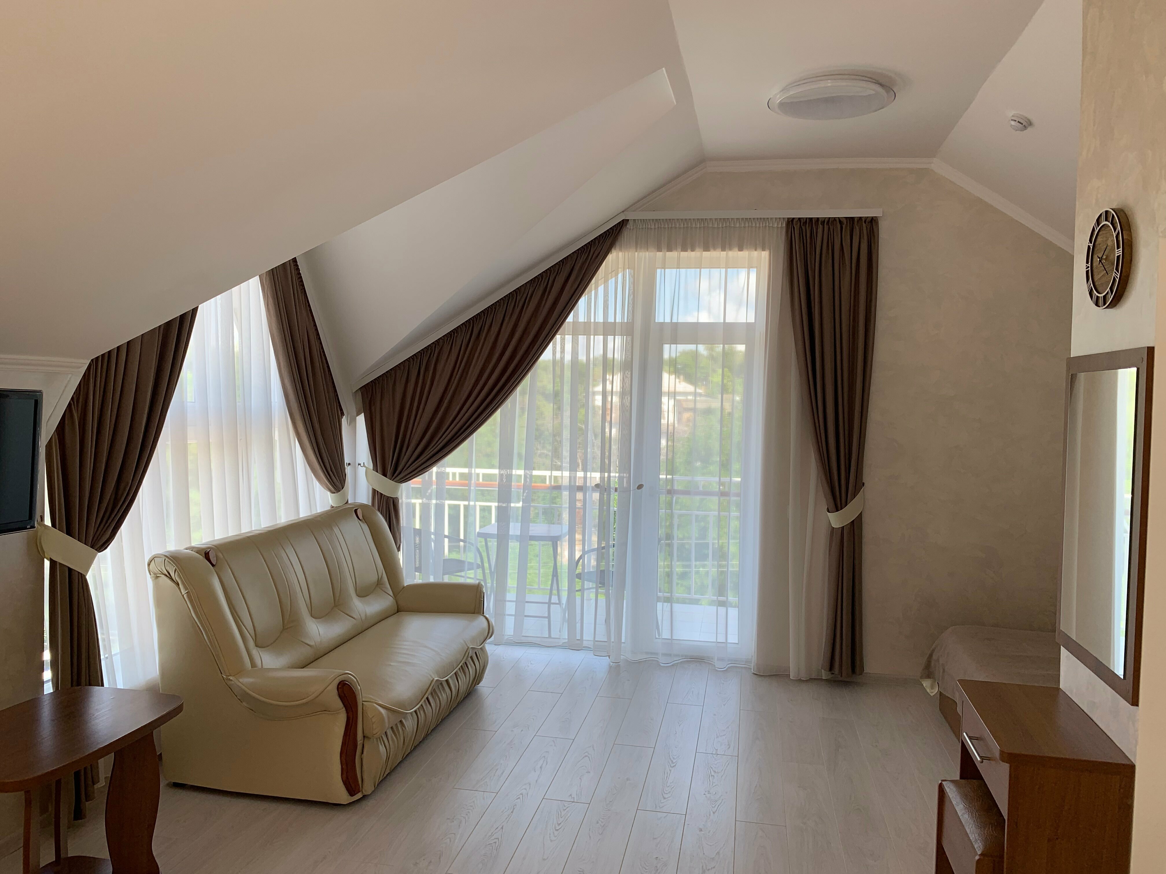 Семейный номер-студия  #3 с кухней 32 м.кв