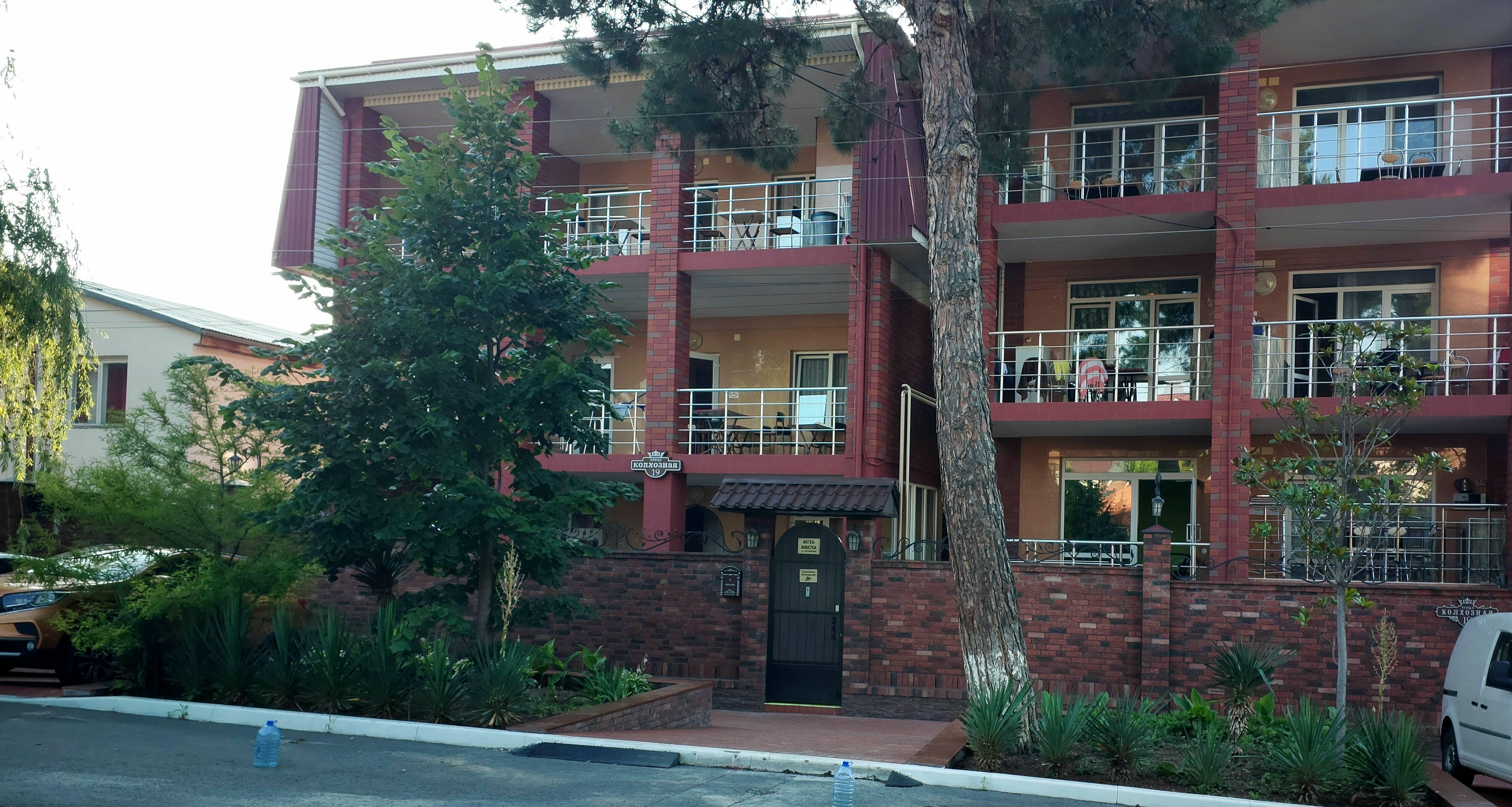 Полулюкс с балконом 2+1