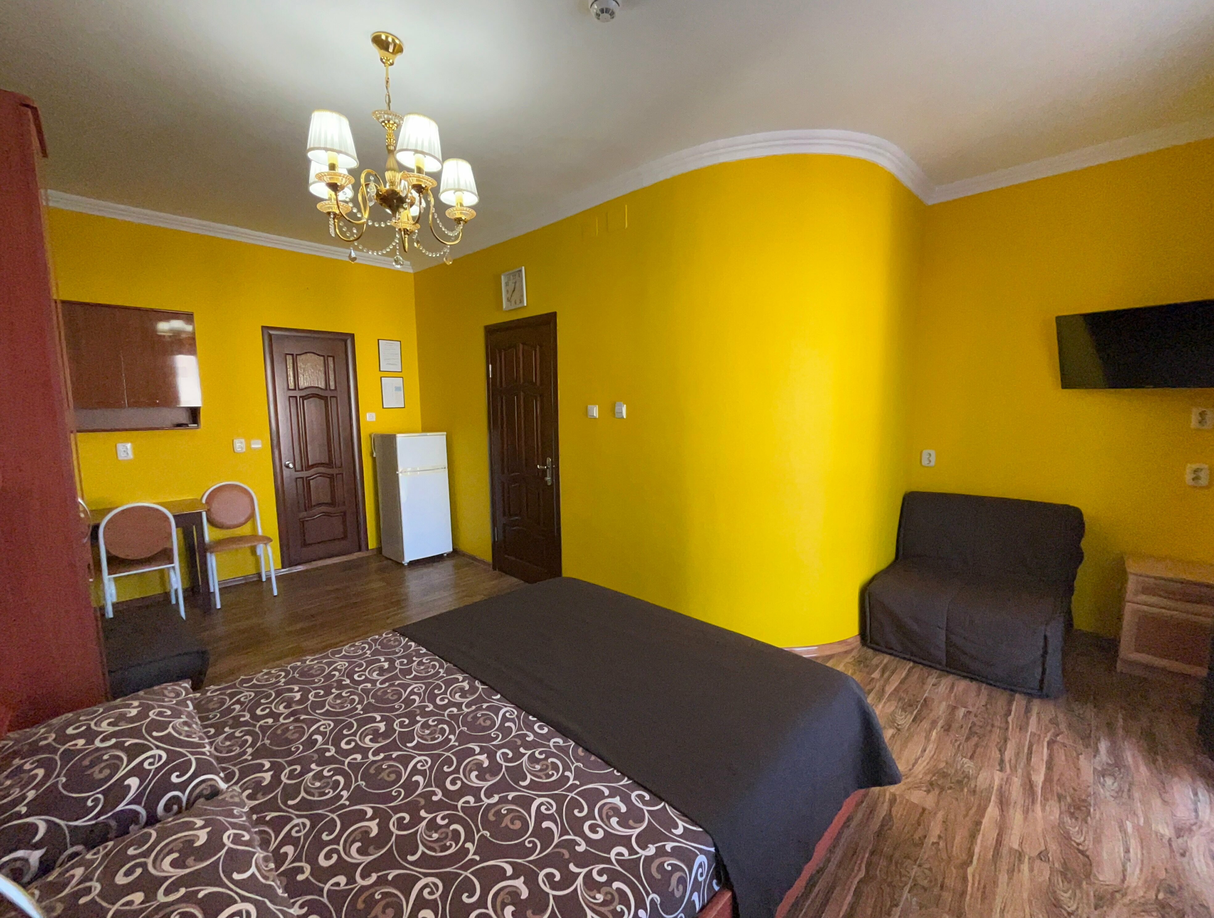 Полулюкс с балконом 2+2