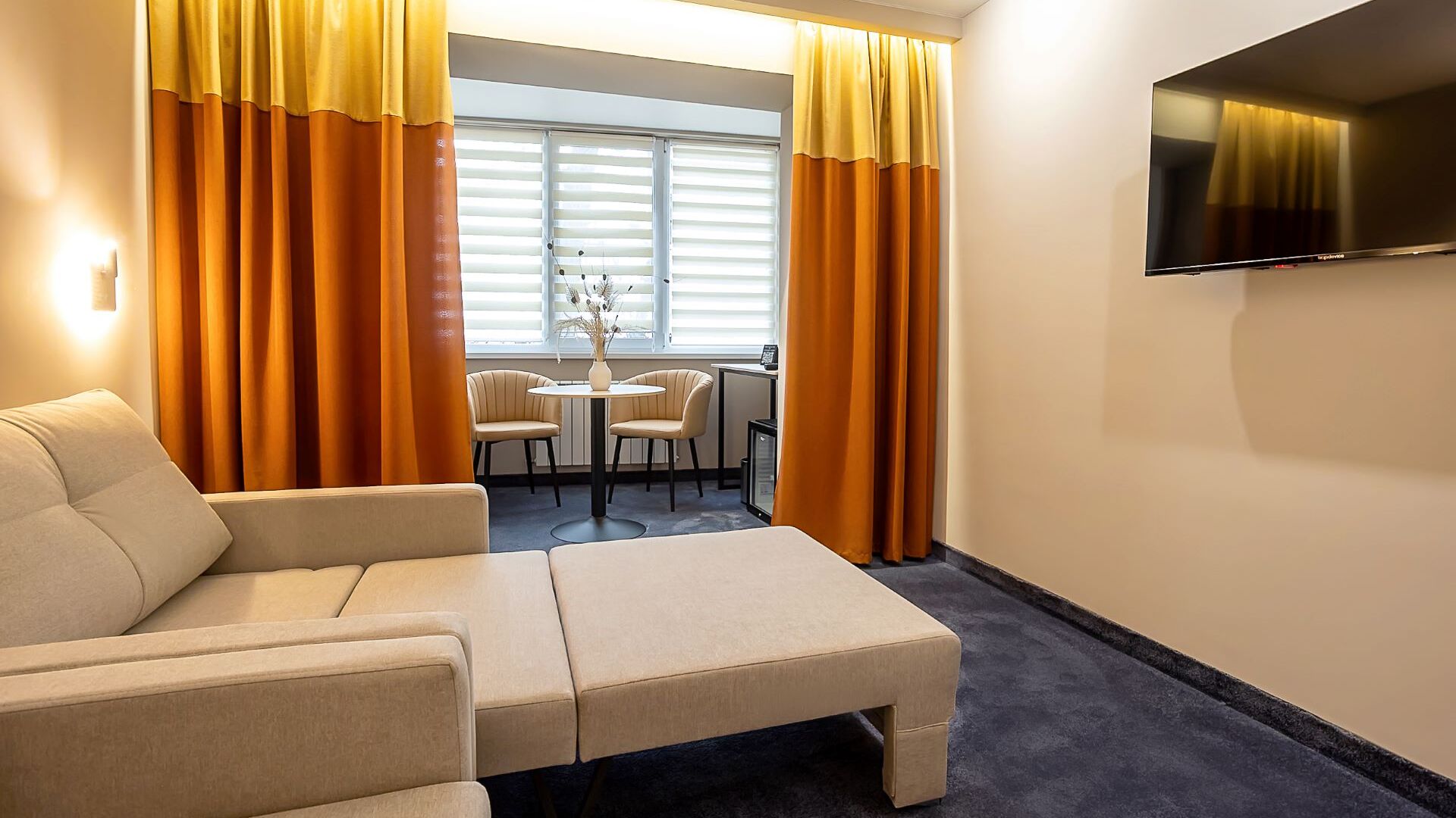 Люкс двухместный двухкомнатный 12 корпус