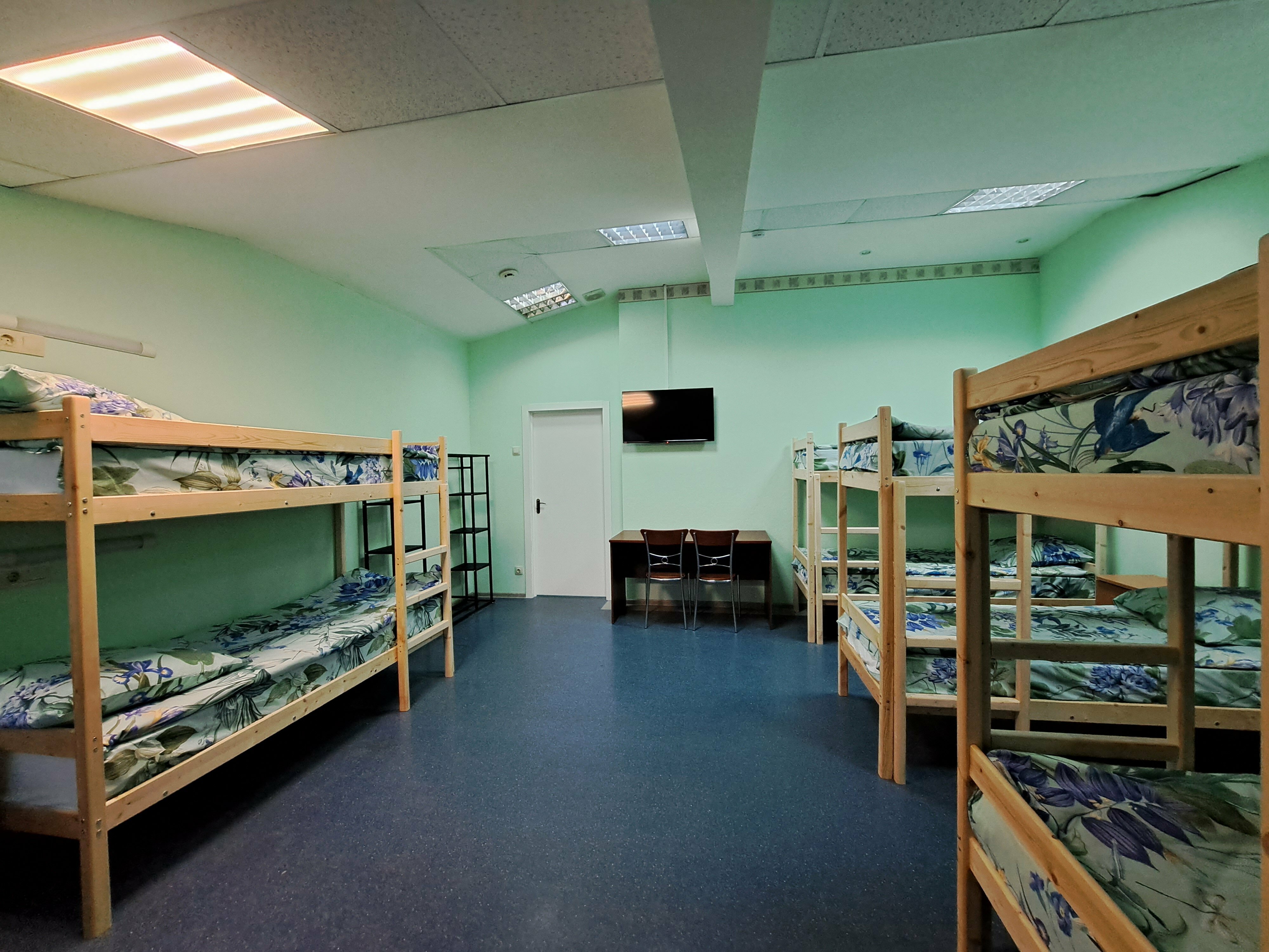 Общий 8-местный номер для мужчин