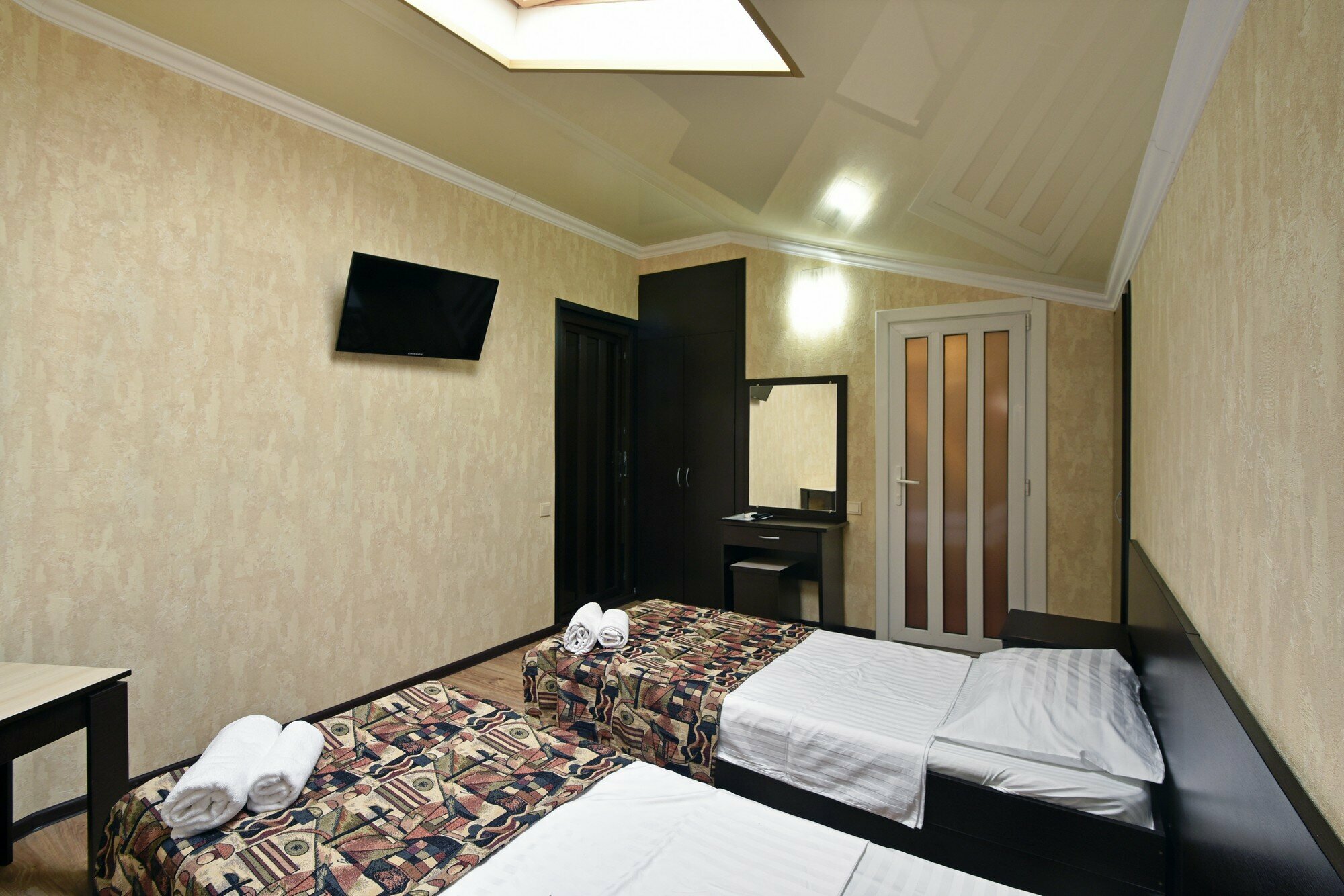 Двухместный номер эконом-класса с 2 отдельными кроватями