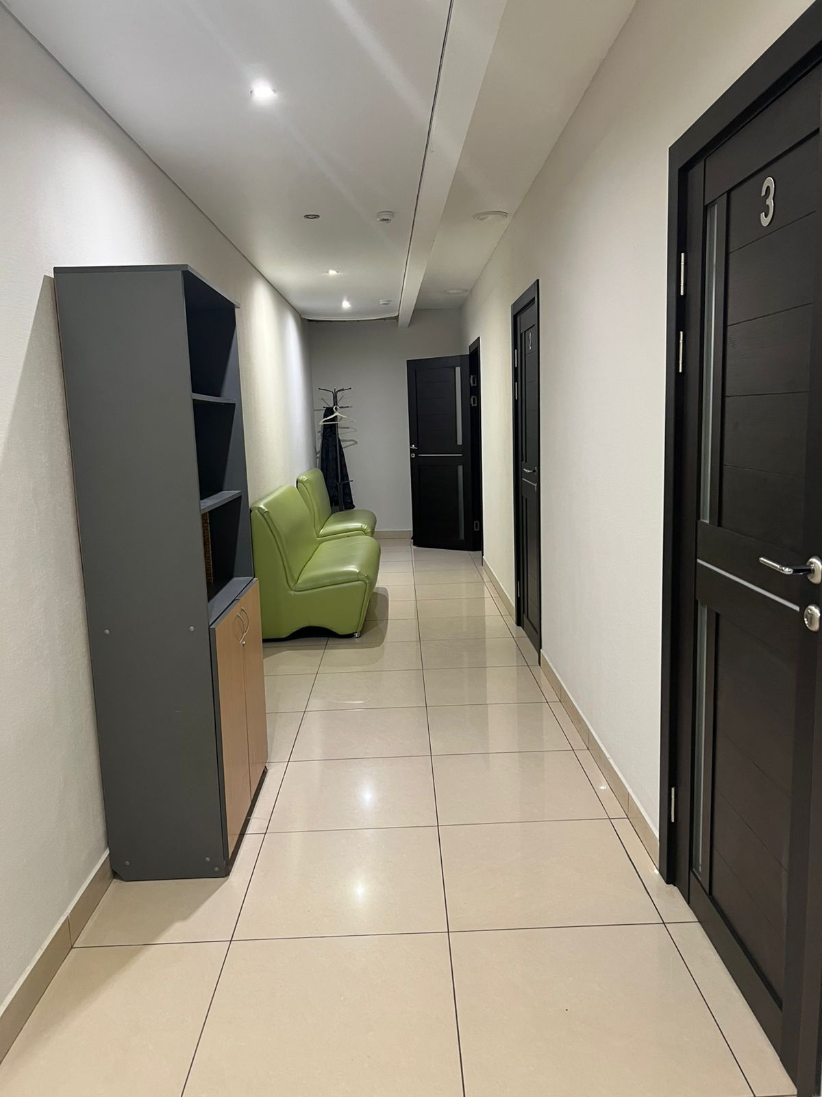 Спальное место на двухъярусной кровати в общем номере для женщин