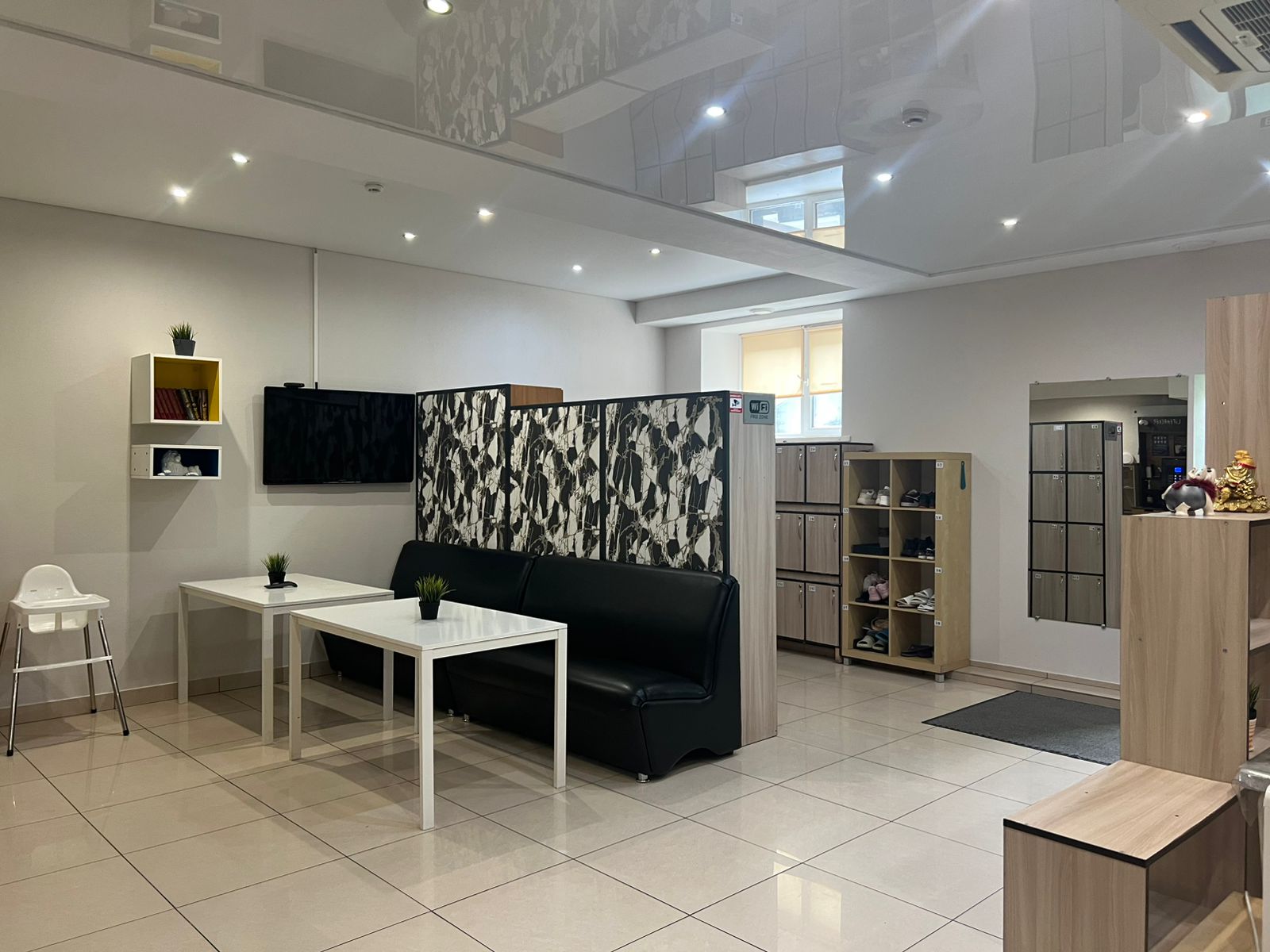 Спальное место на двухъярусной кровати в общем номере для мужчин