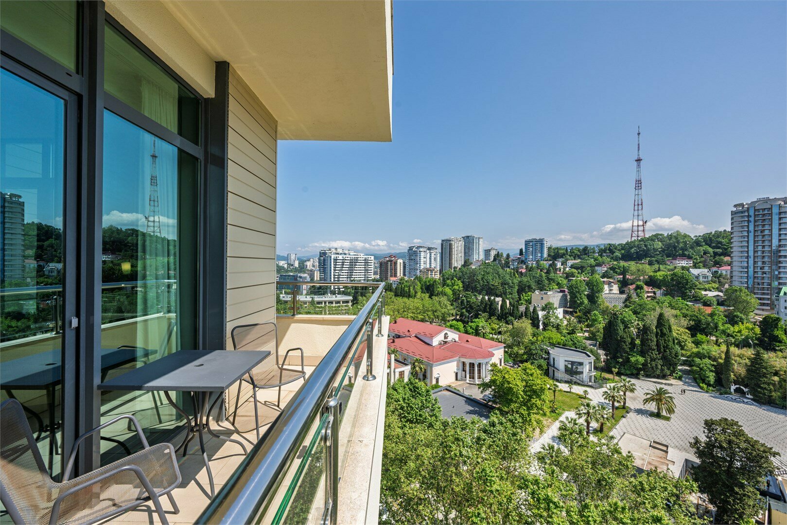 Номер Privilege, c балконом и видом на город - с двуспальной кроватью