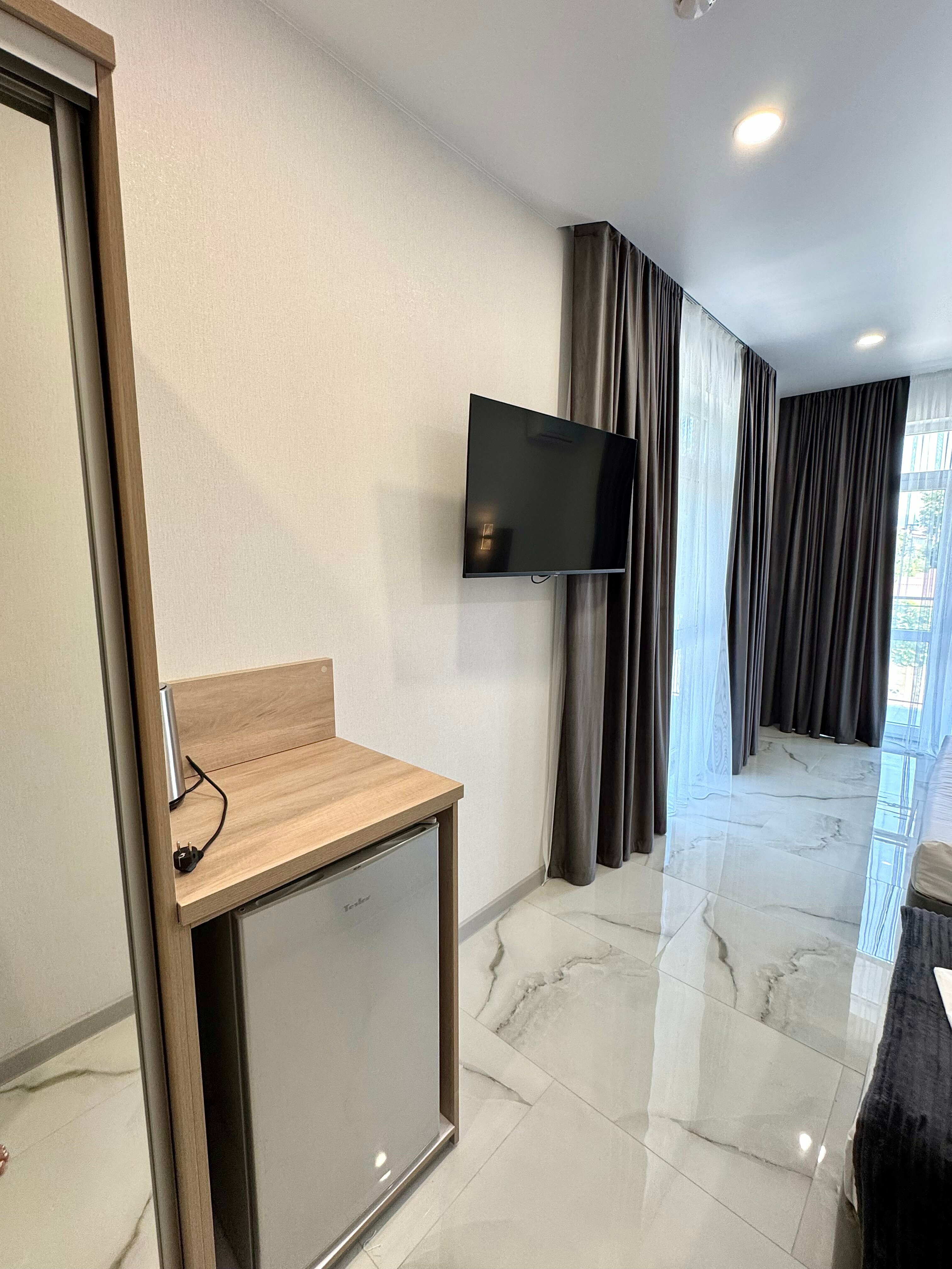 Трехместный номер с видом на бассейн