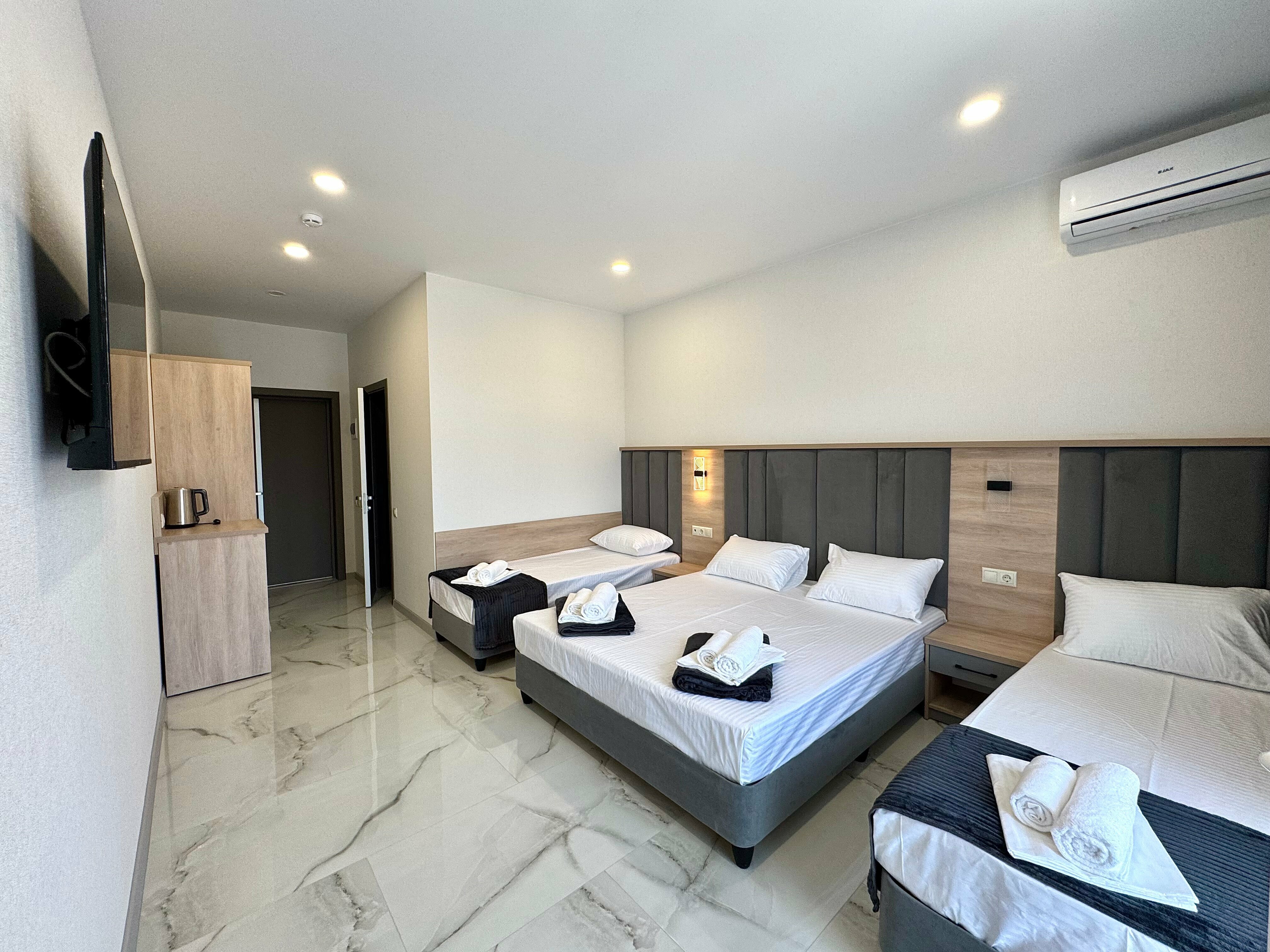 Четырехместный номер с балконом