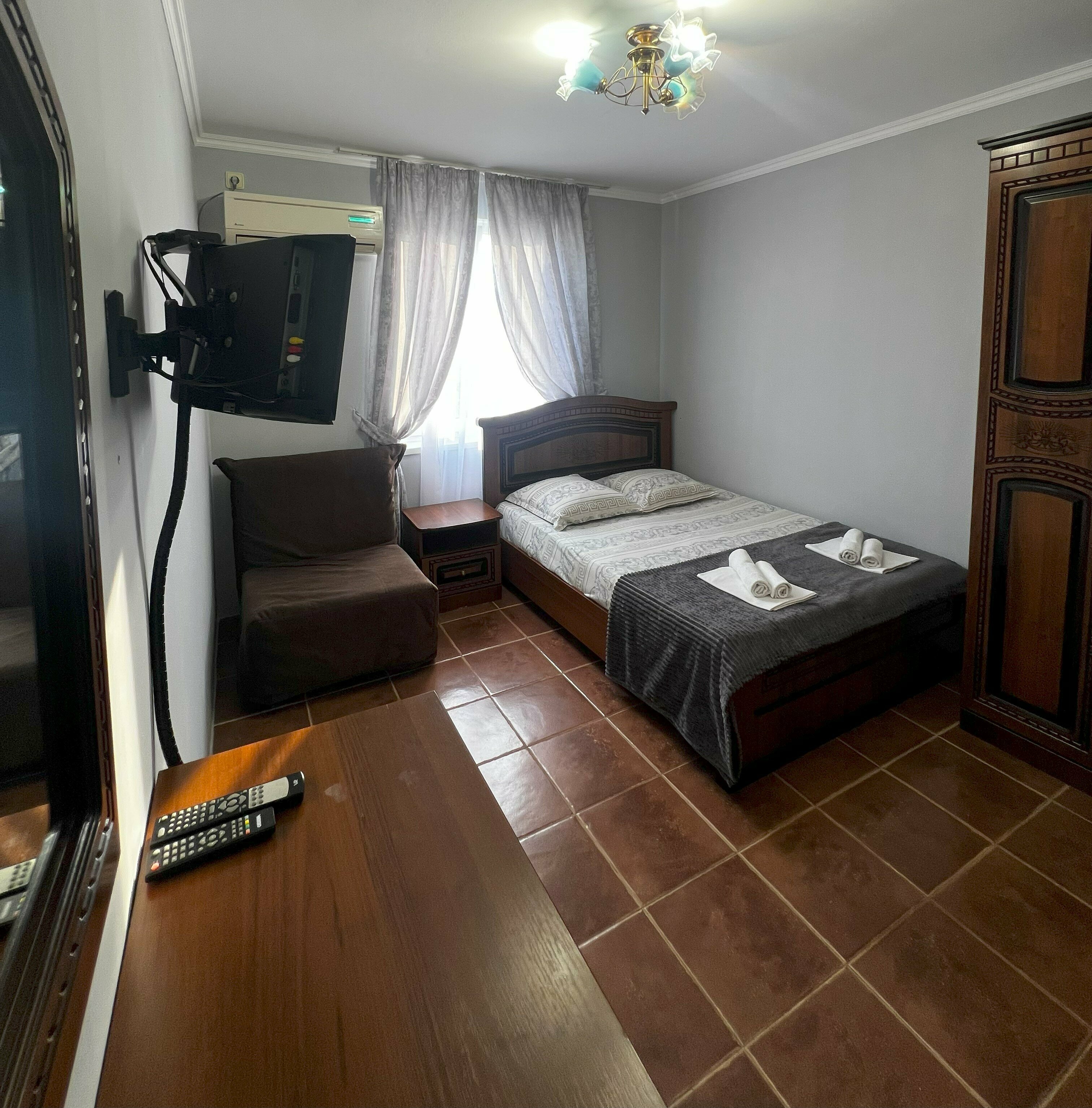 Стандарт с дополнительным местом (1 двухспальная кровать + кресло раскладное)