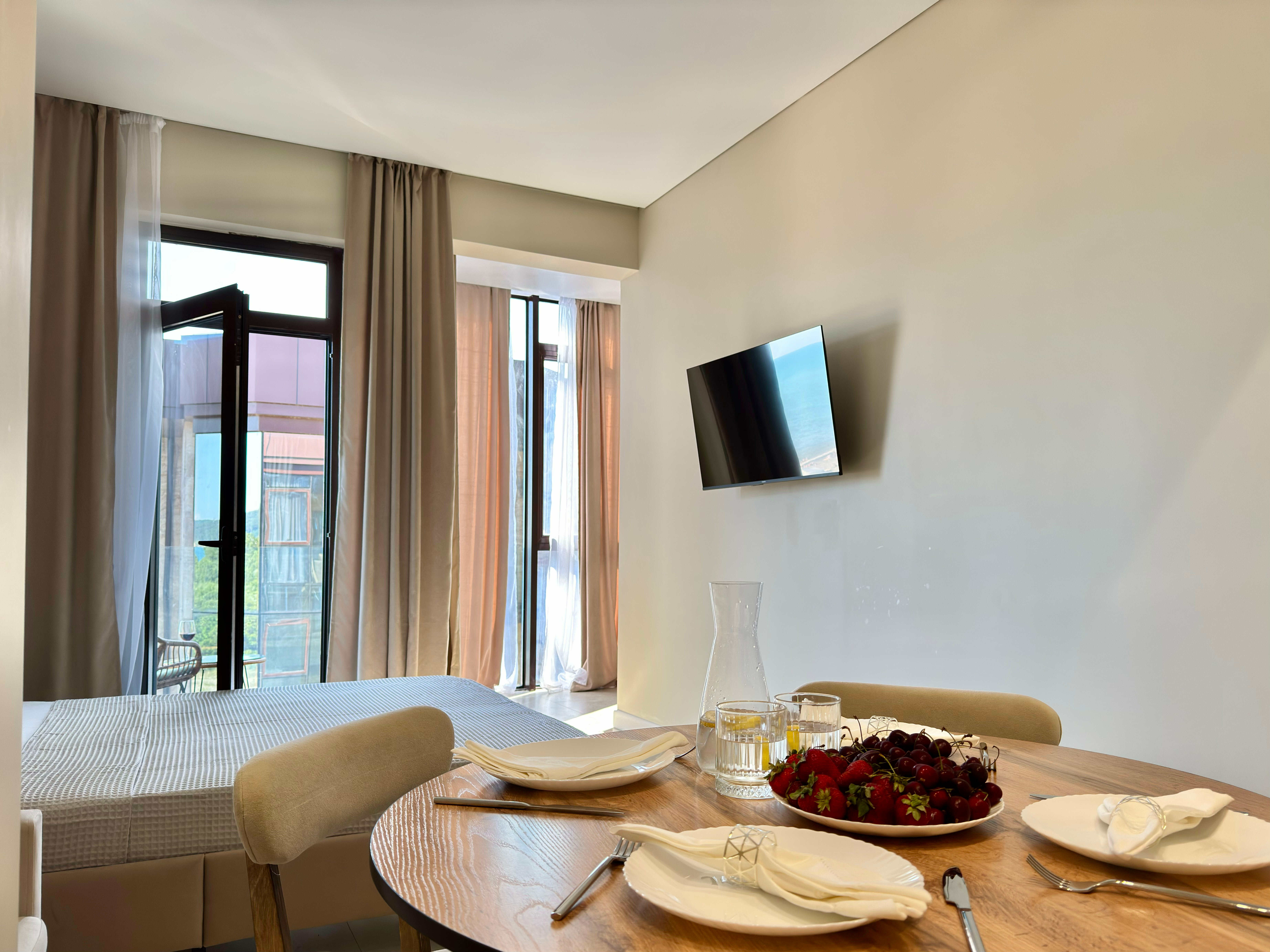 Делюкс с видом на море и балконом "OkoloMorya"