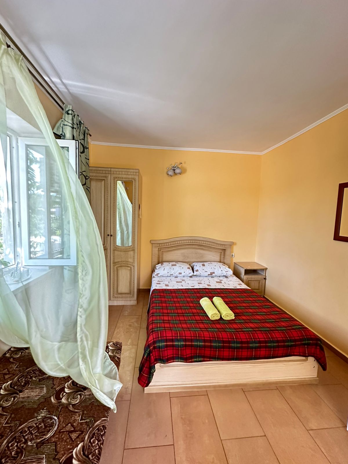 Двухместный стандарт с 1 кроватью ( + кресло кровать )