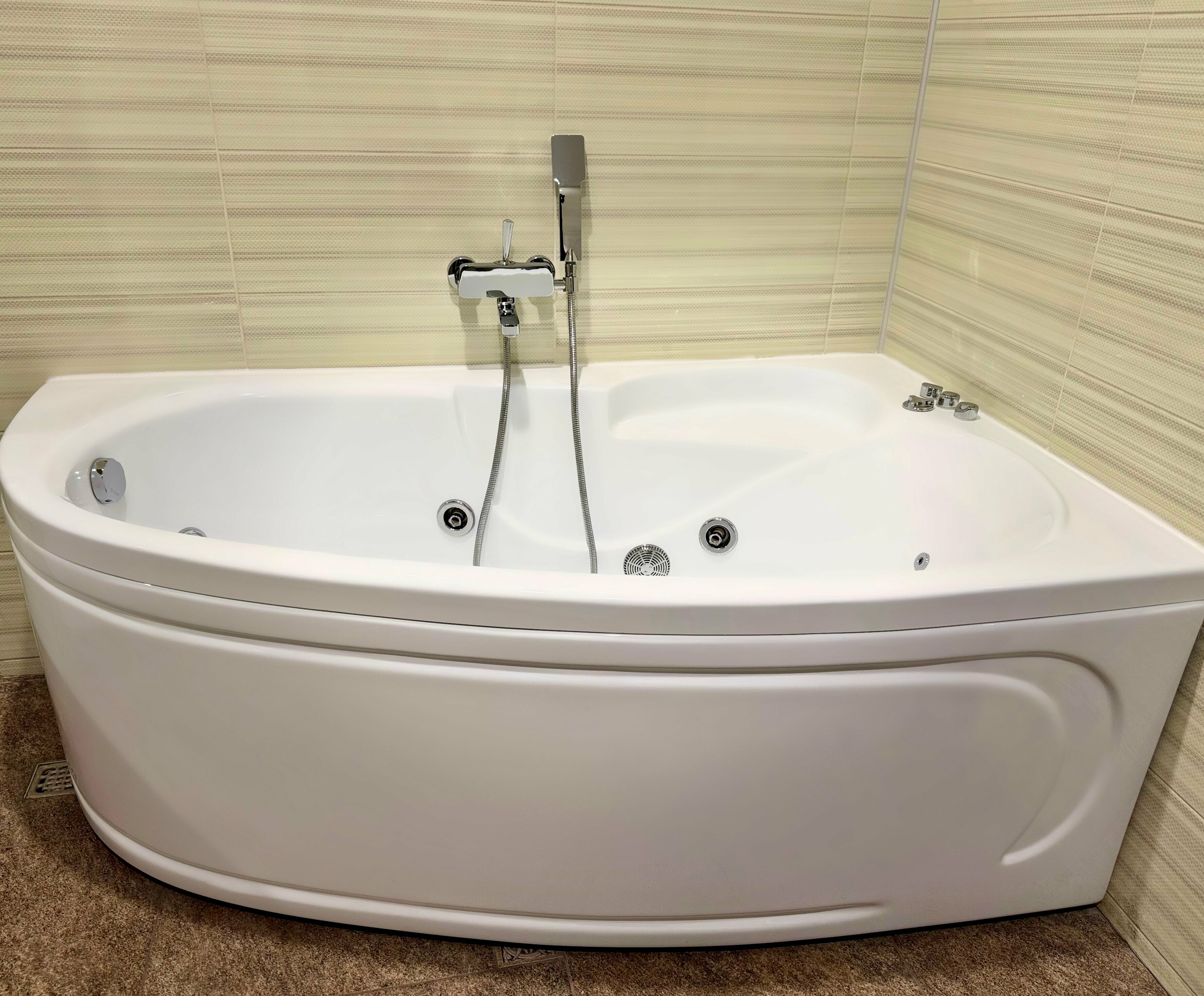 Обновленный люкс с джакузи