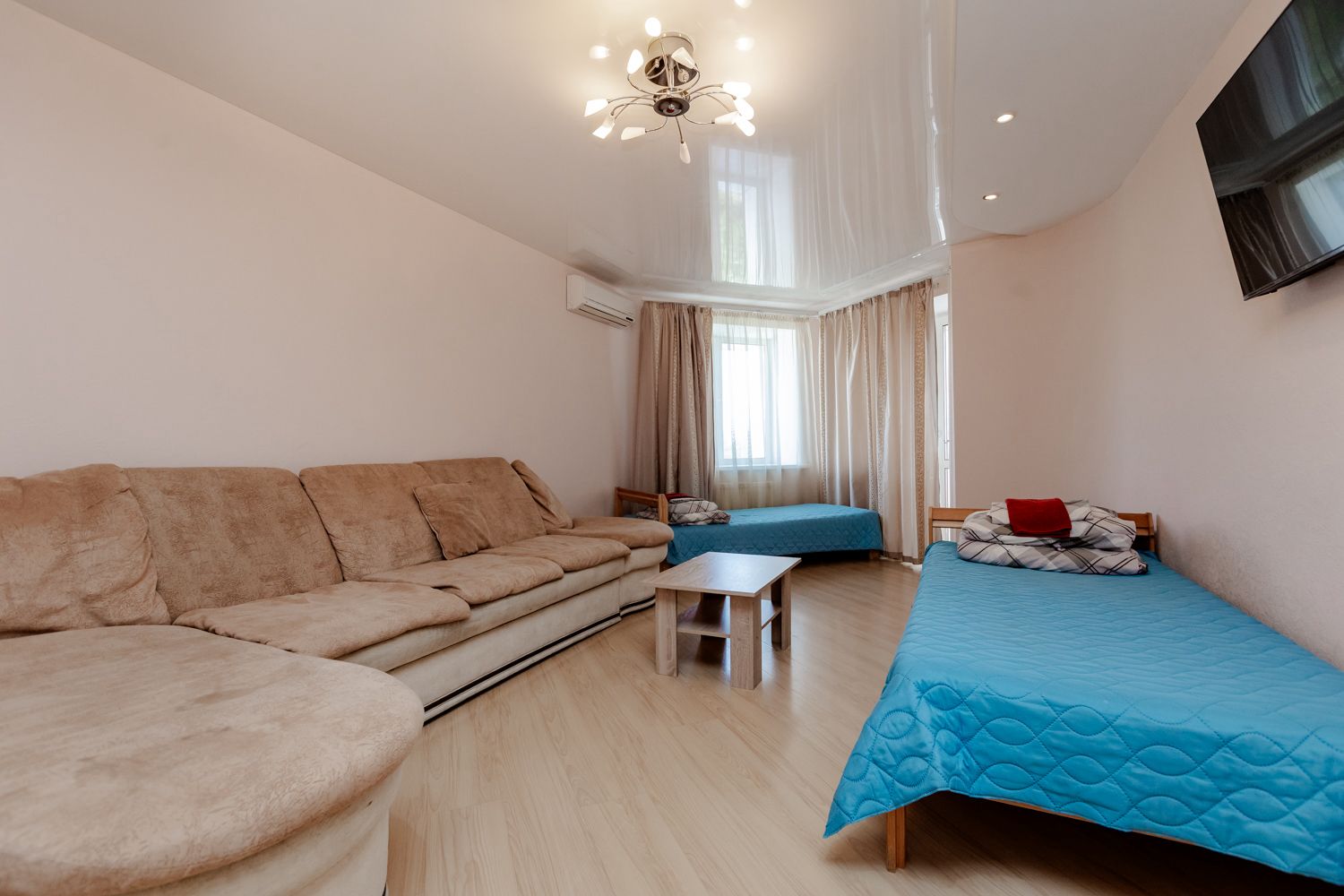 Жилая комната в 3-ой квартире Ш10-103