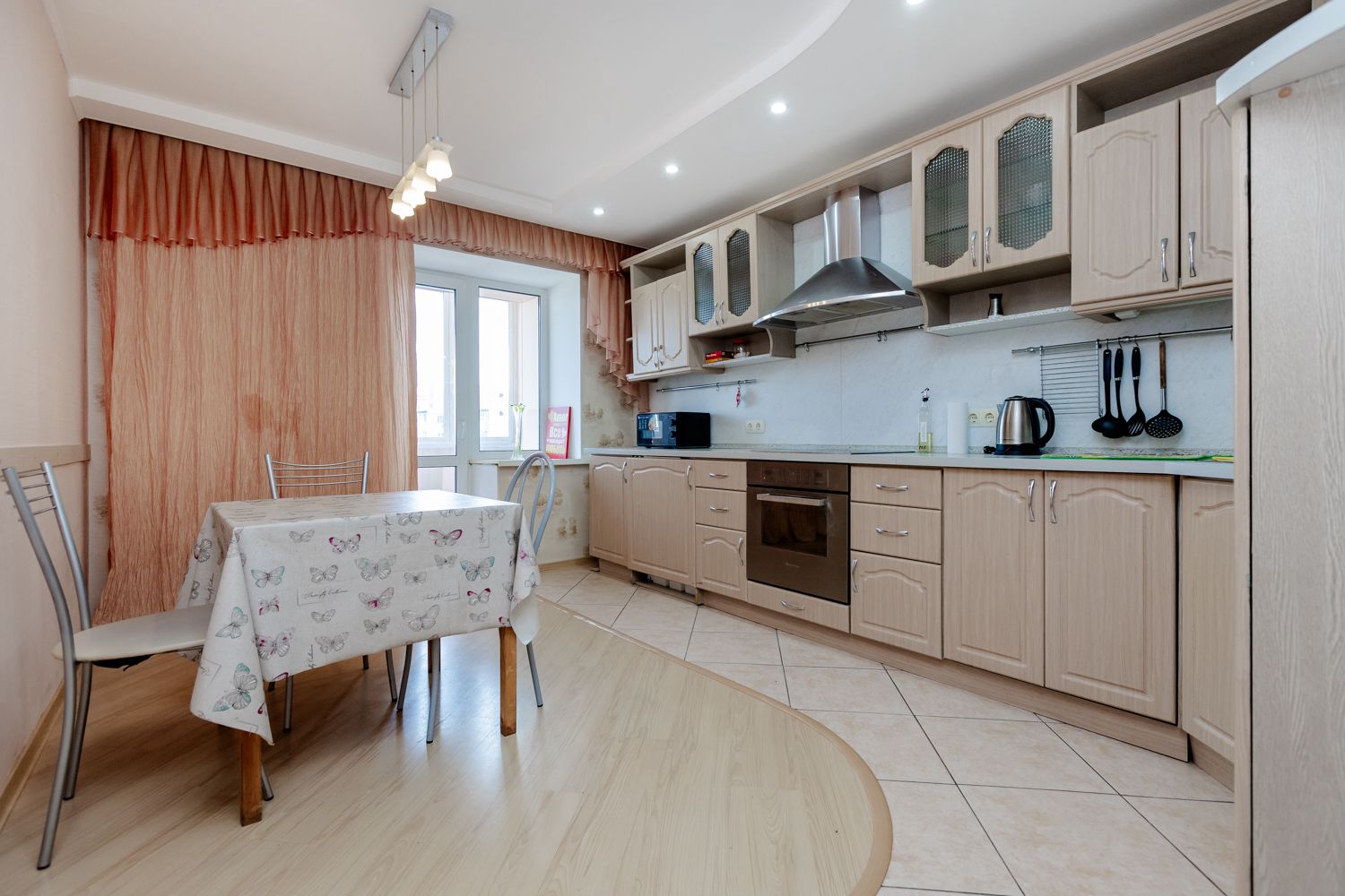 Жилая комната в 3-ой квартире Ш10-103