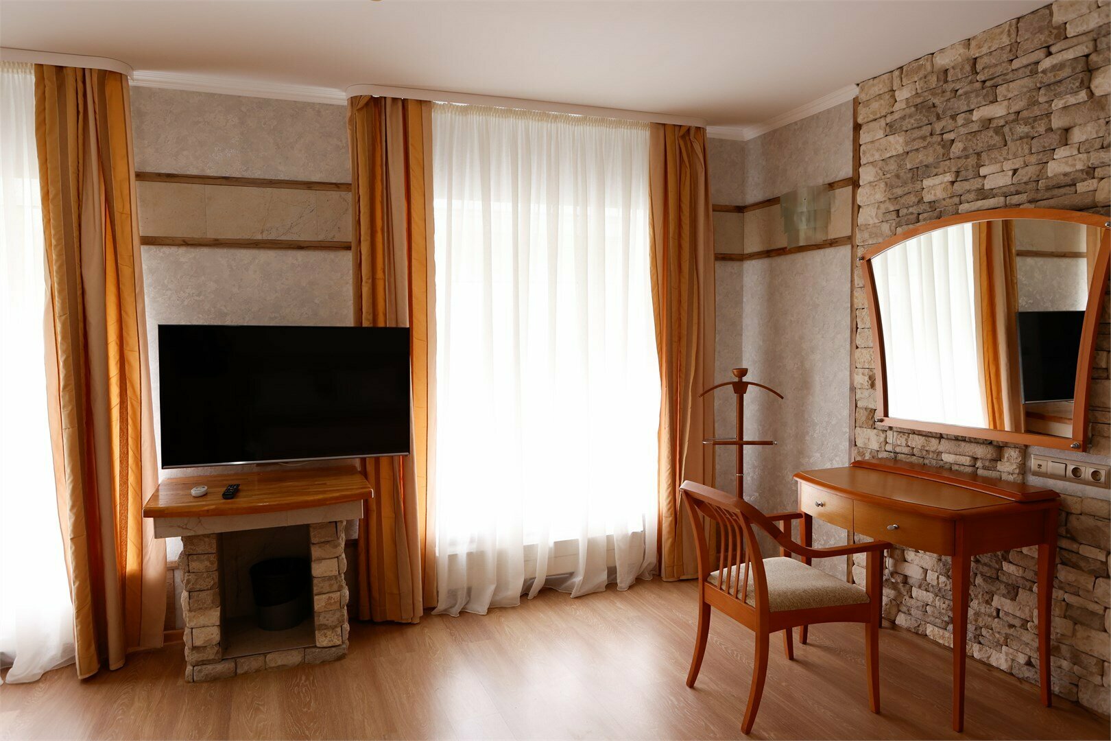 Улучшенный двухместный номер с 1 кроватью или 2 отдельными кроватями, вид на озеро