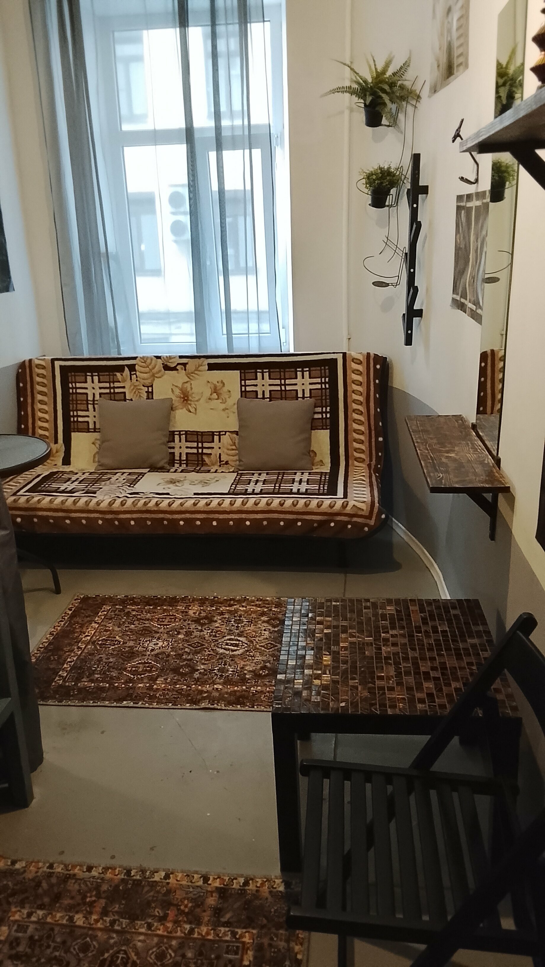 Семейный номер с общей ванной комнатой