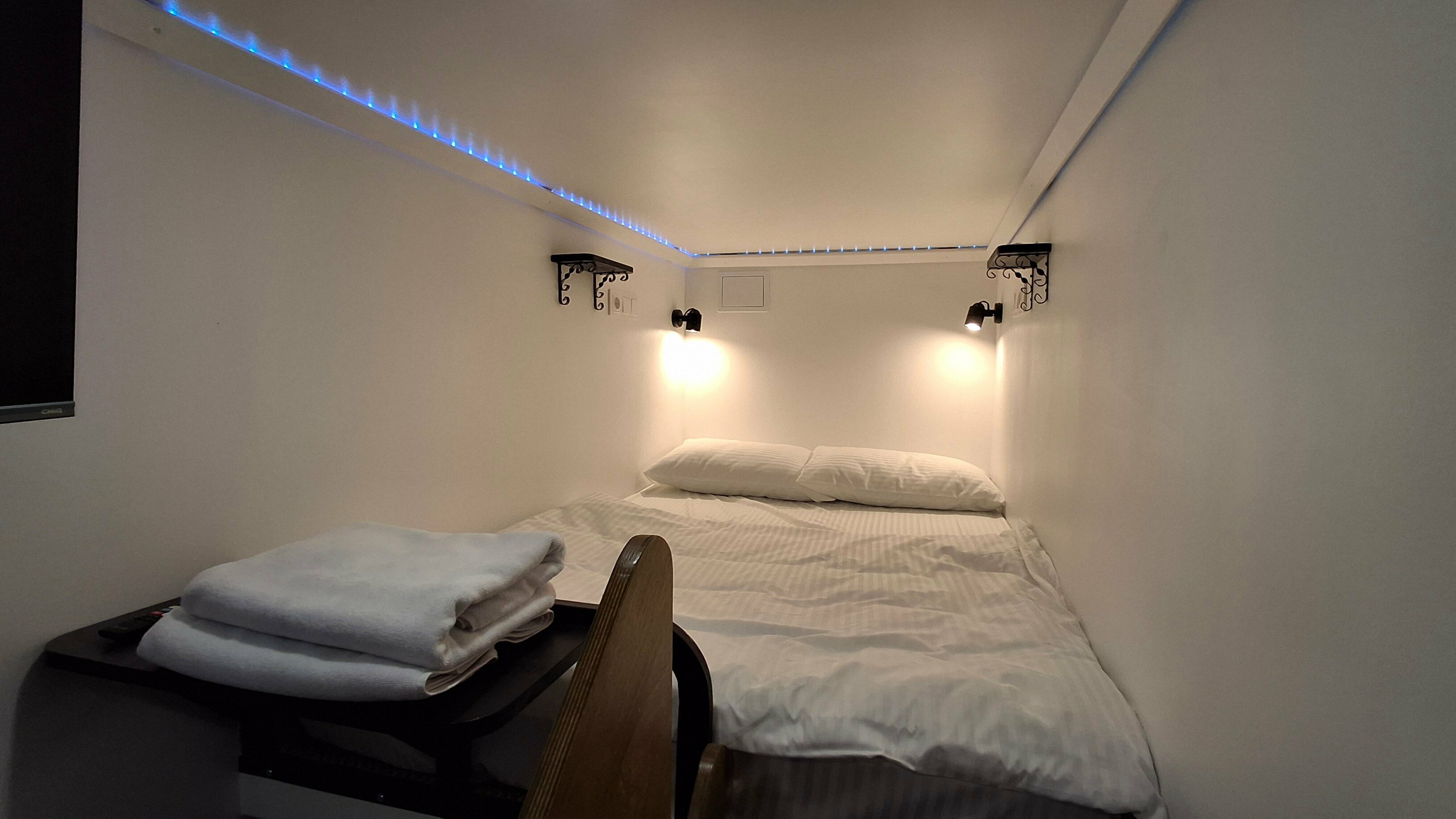 Двухместный номер микро - Лофт с удобствами без окна