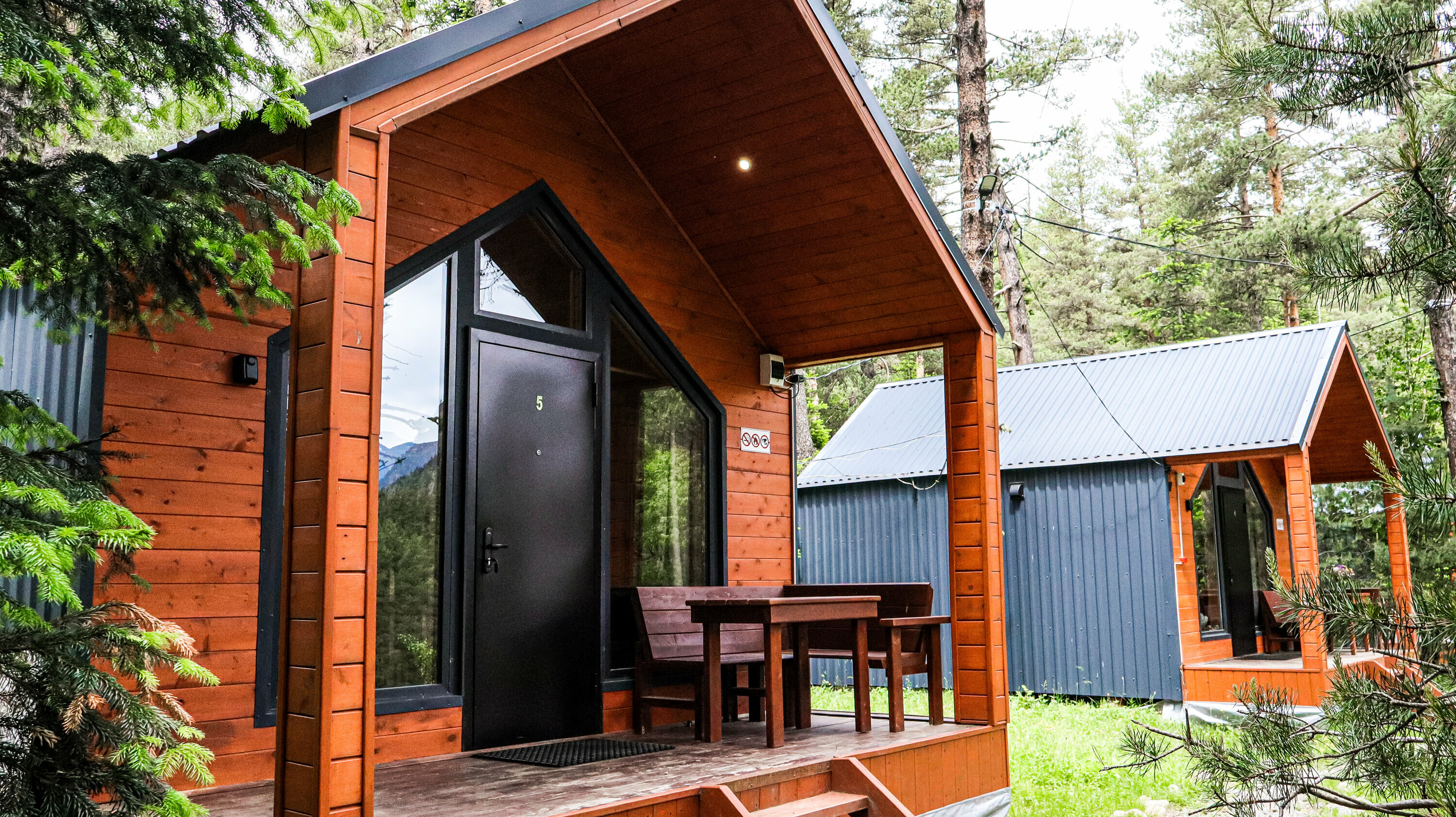 Семейный номер с видом на горы