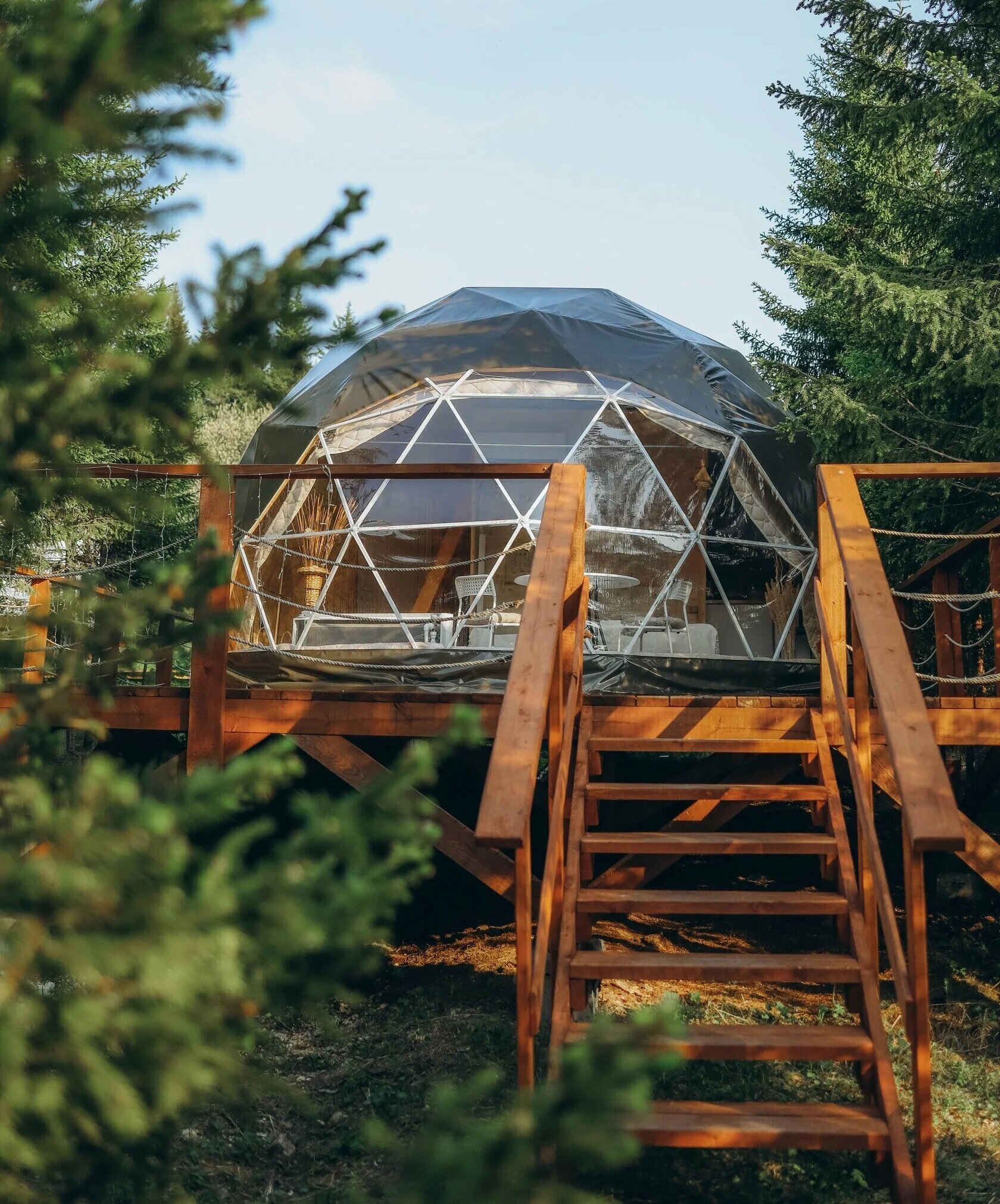 Шатер в лесу