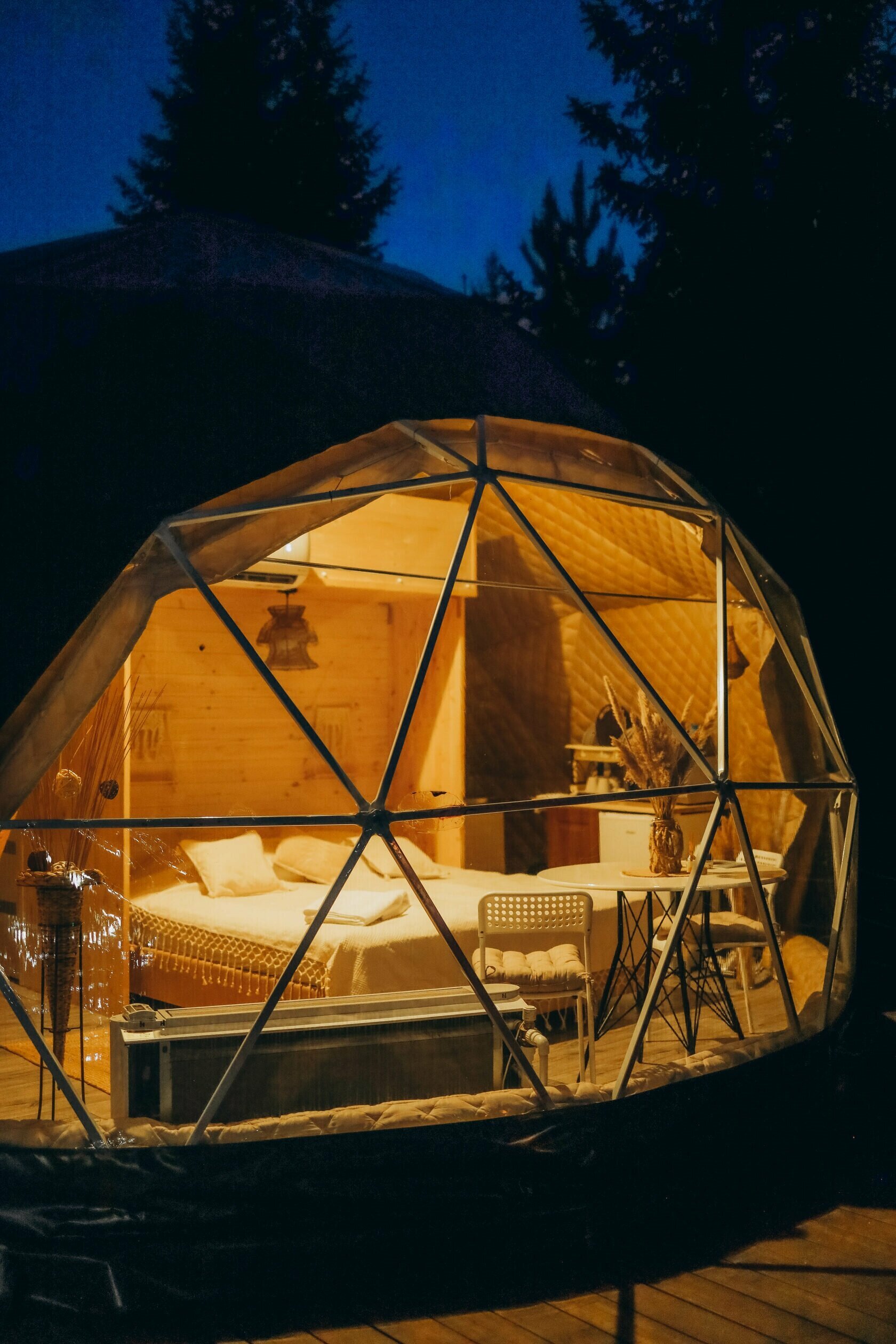 Шатер в лесу