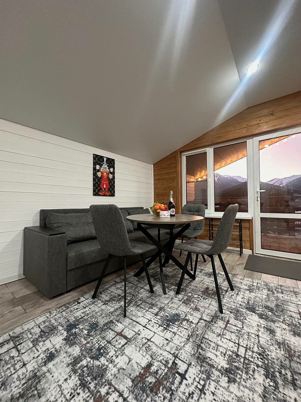 Трехместный номер с балконом