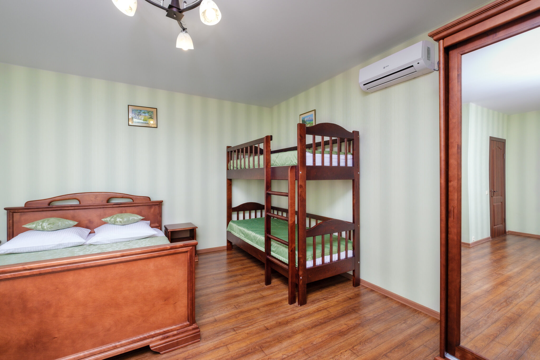 Улучшенный четырехместный номер