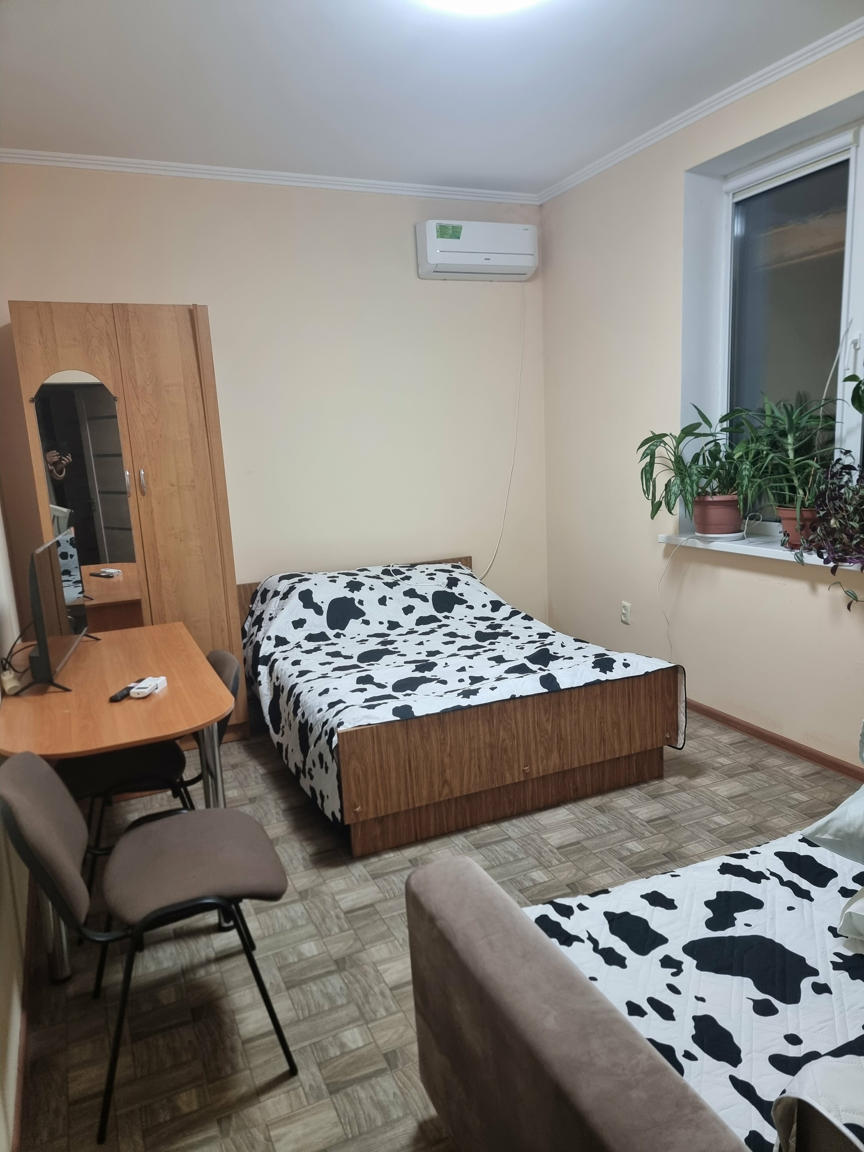 Загородный дом у  подножья горы Змейка с баней, бассейном, джакузи и мангальной зоной в саду  и др. условиями