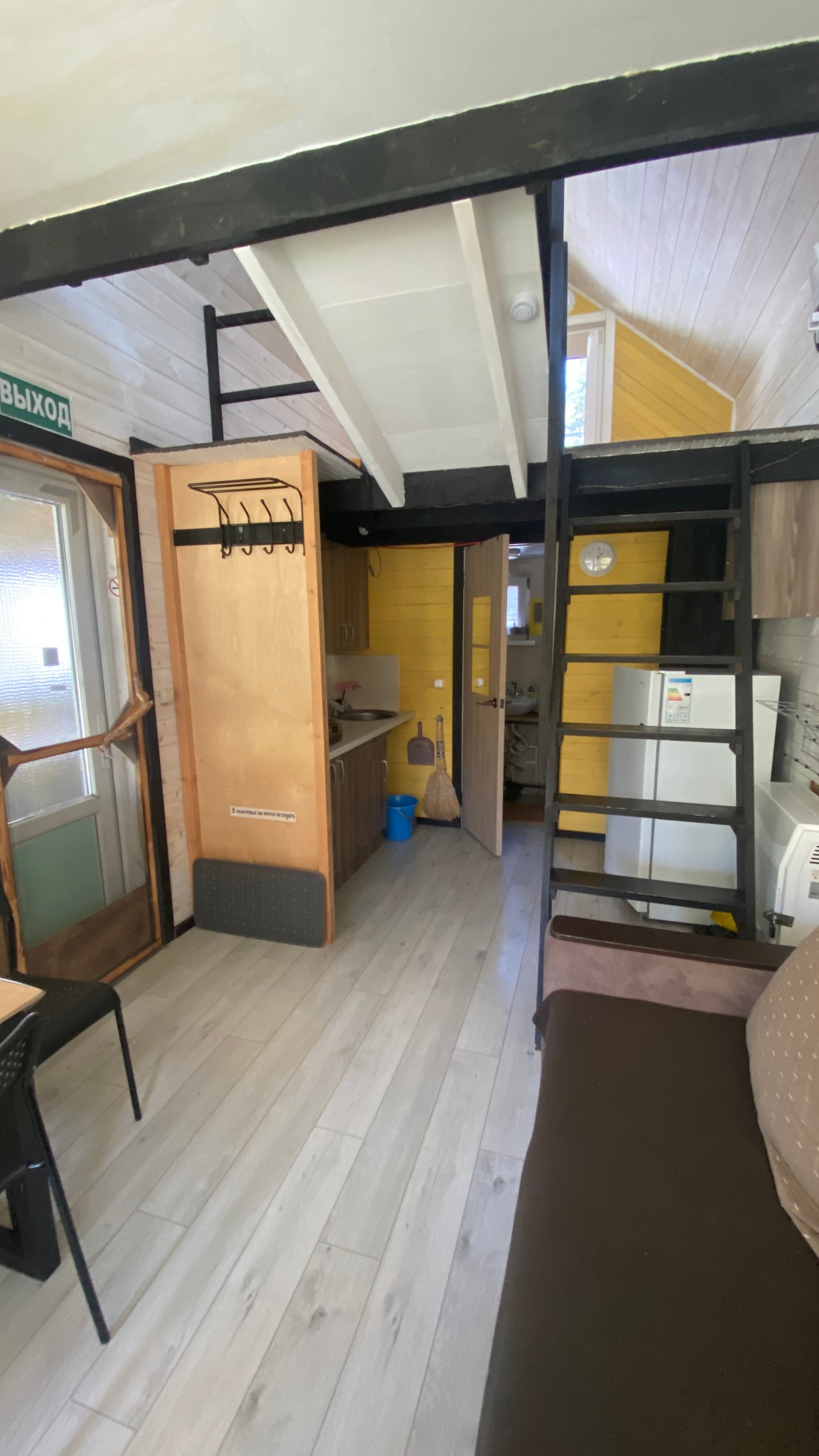 Двухуровневый четырехместный номер