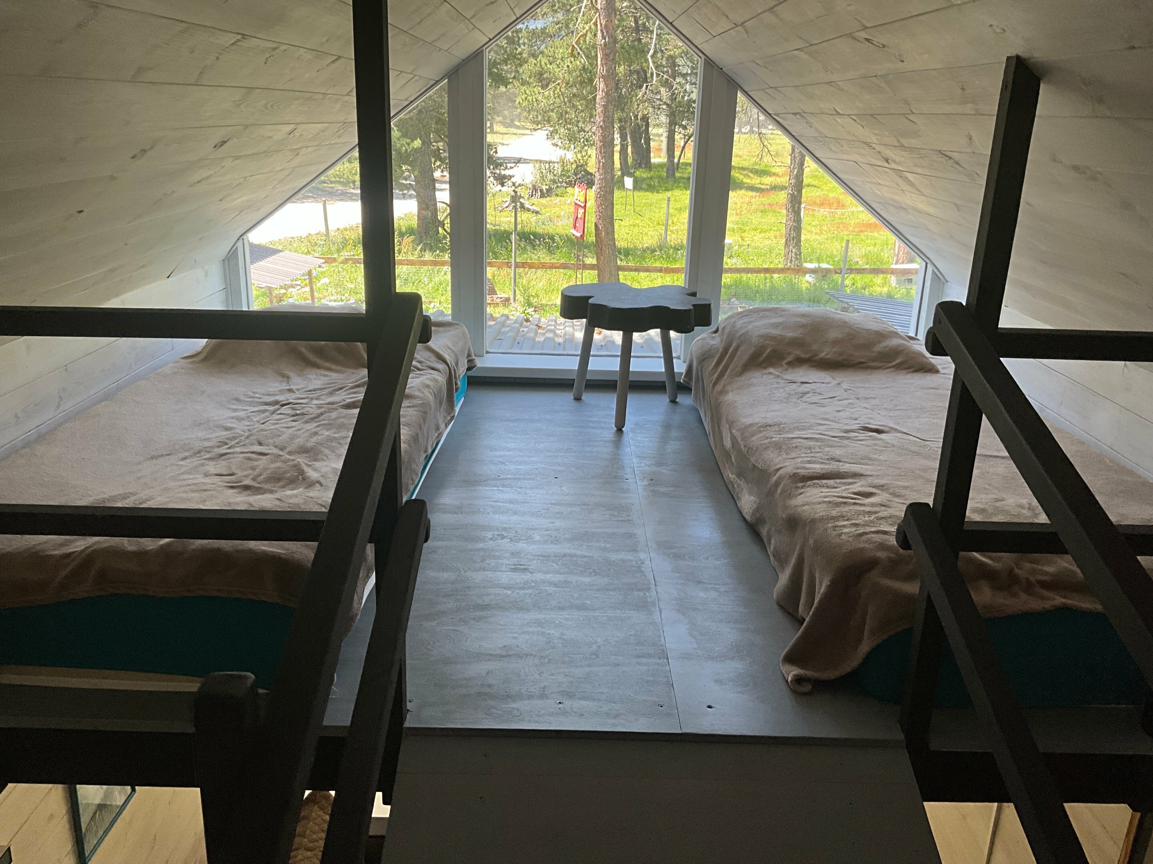 Двухуровневый четырехместный номер