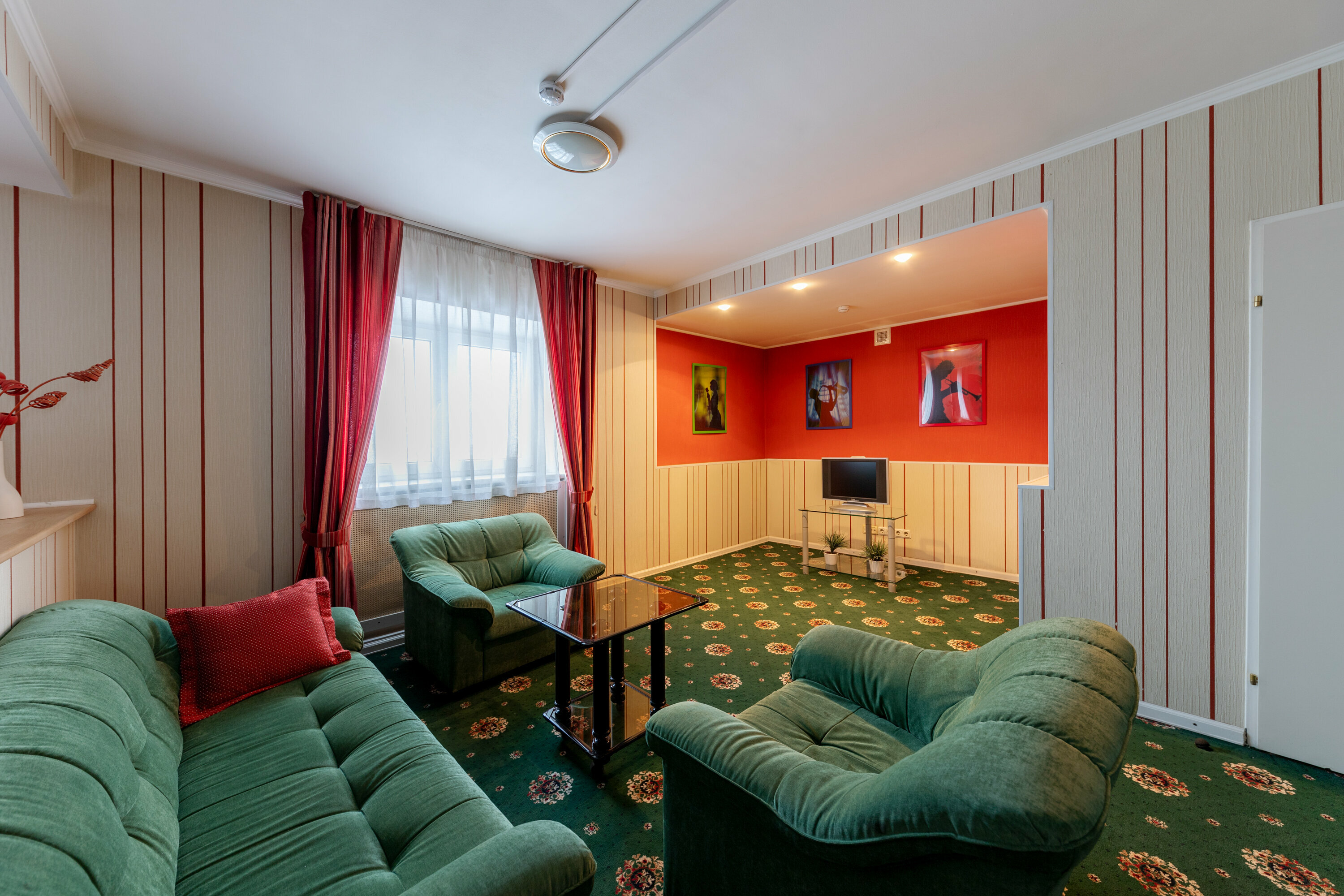 Сюит Джуниор