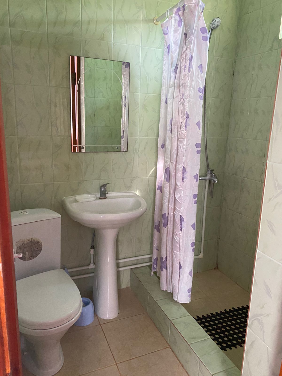 Cемейный номер с собственной ванной комнатой