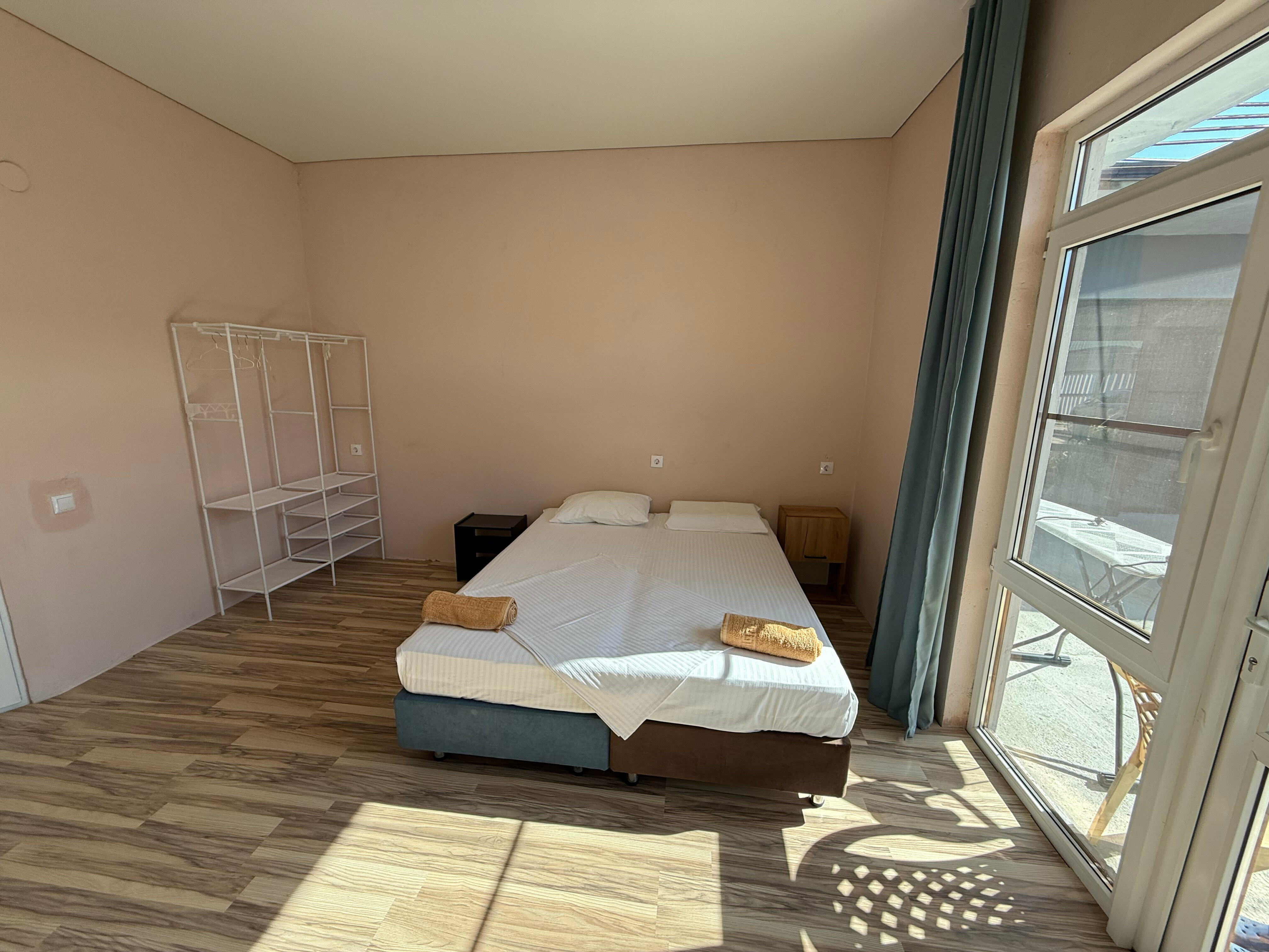 Трехместный номер «Комфорт» с душем