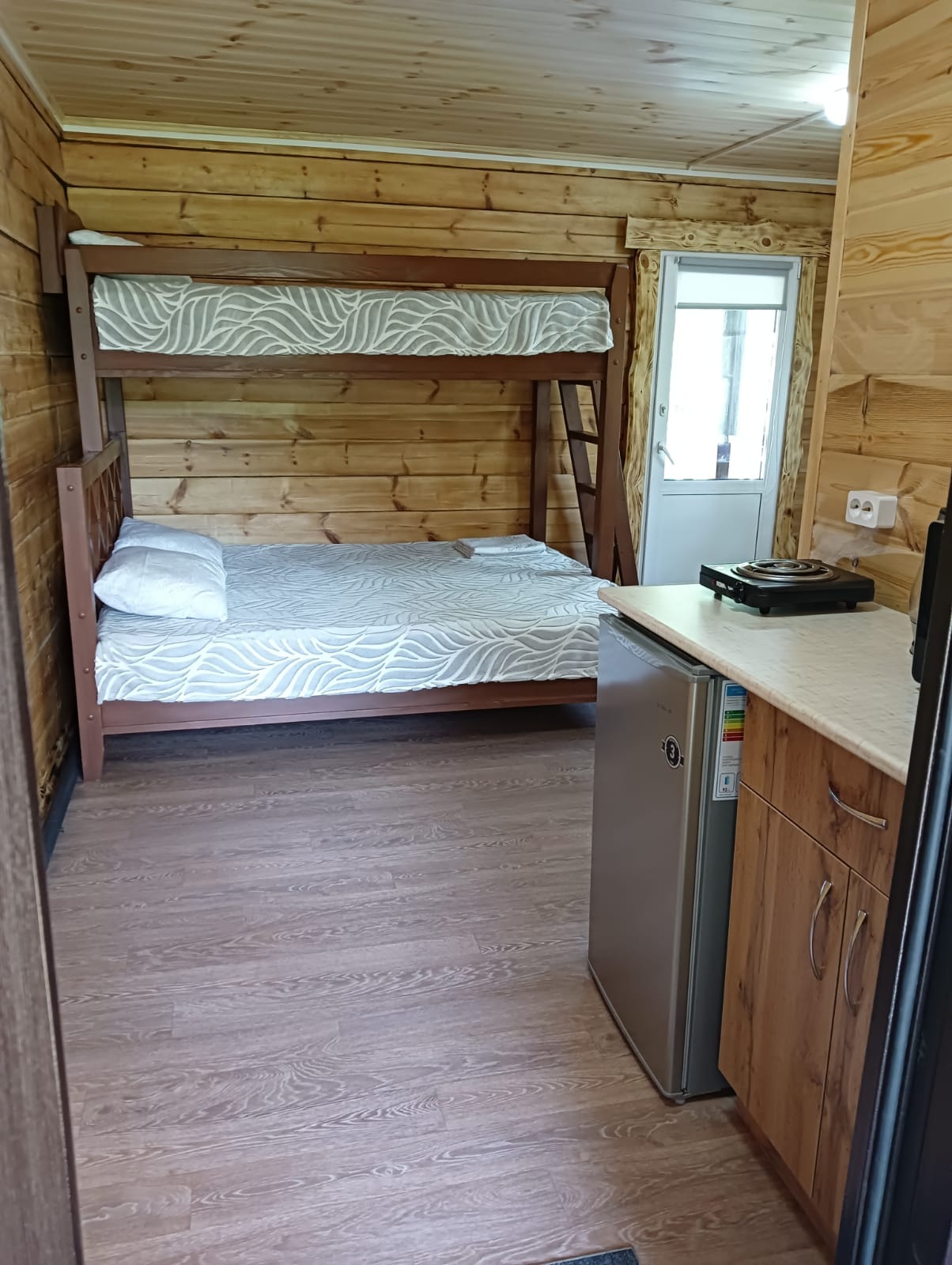 Трехместный номер с балконом