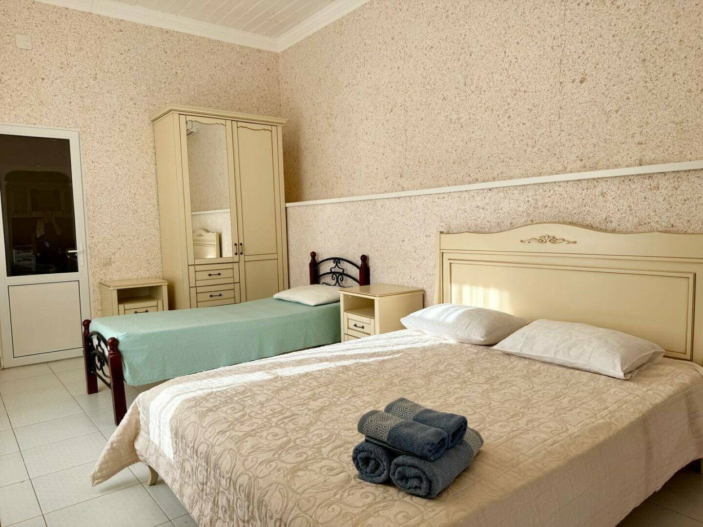 2к1 номер (1 этаж с кухней в номере)