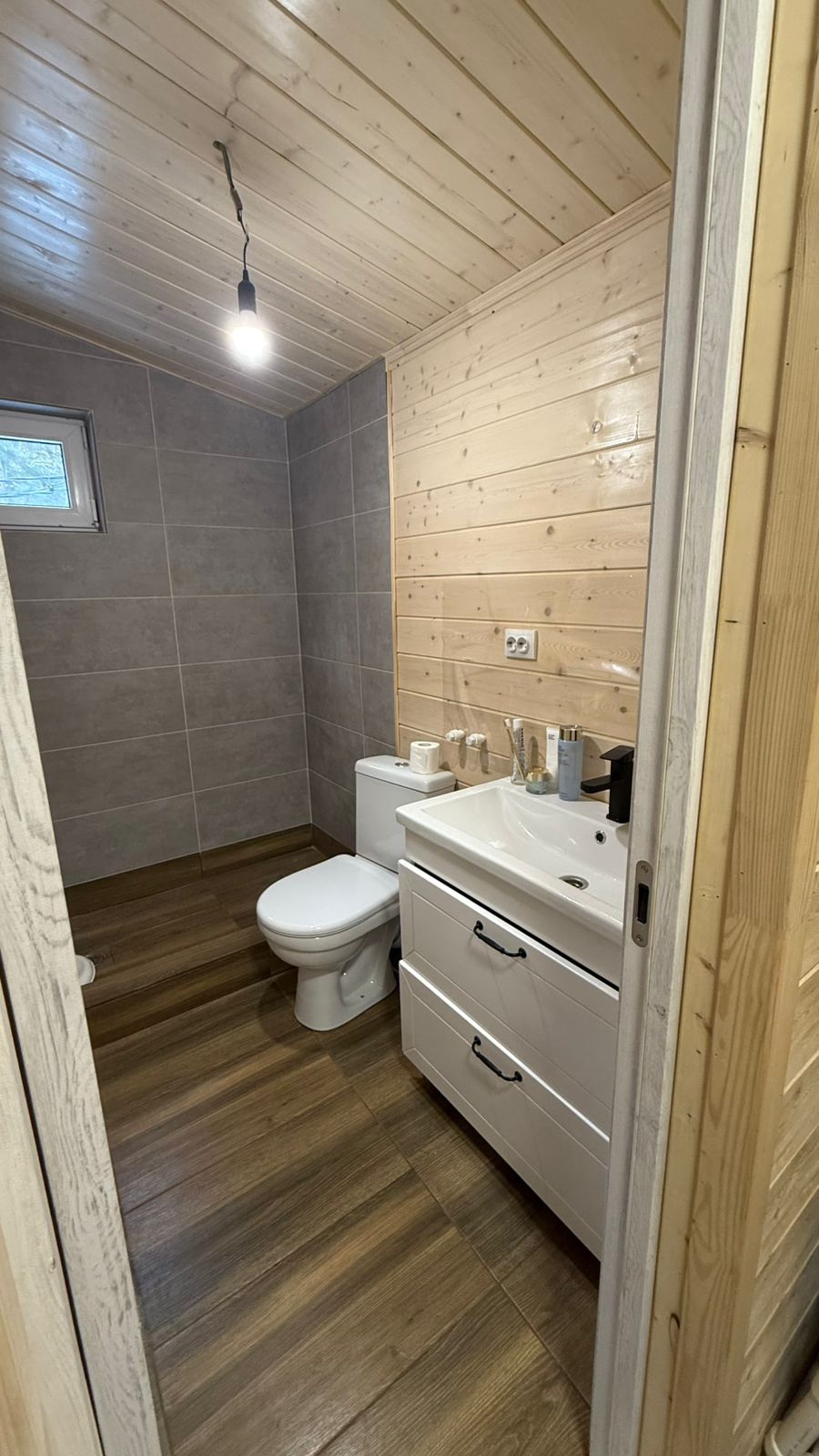 Cемейный номер с собственной ванной комнатой