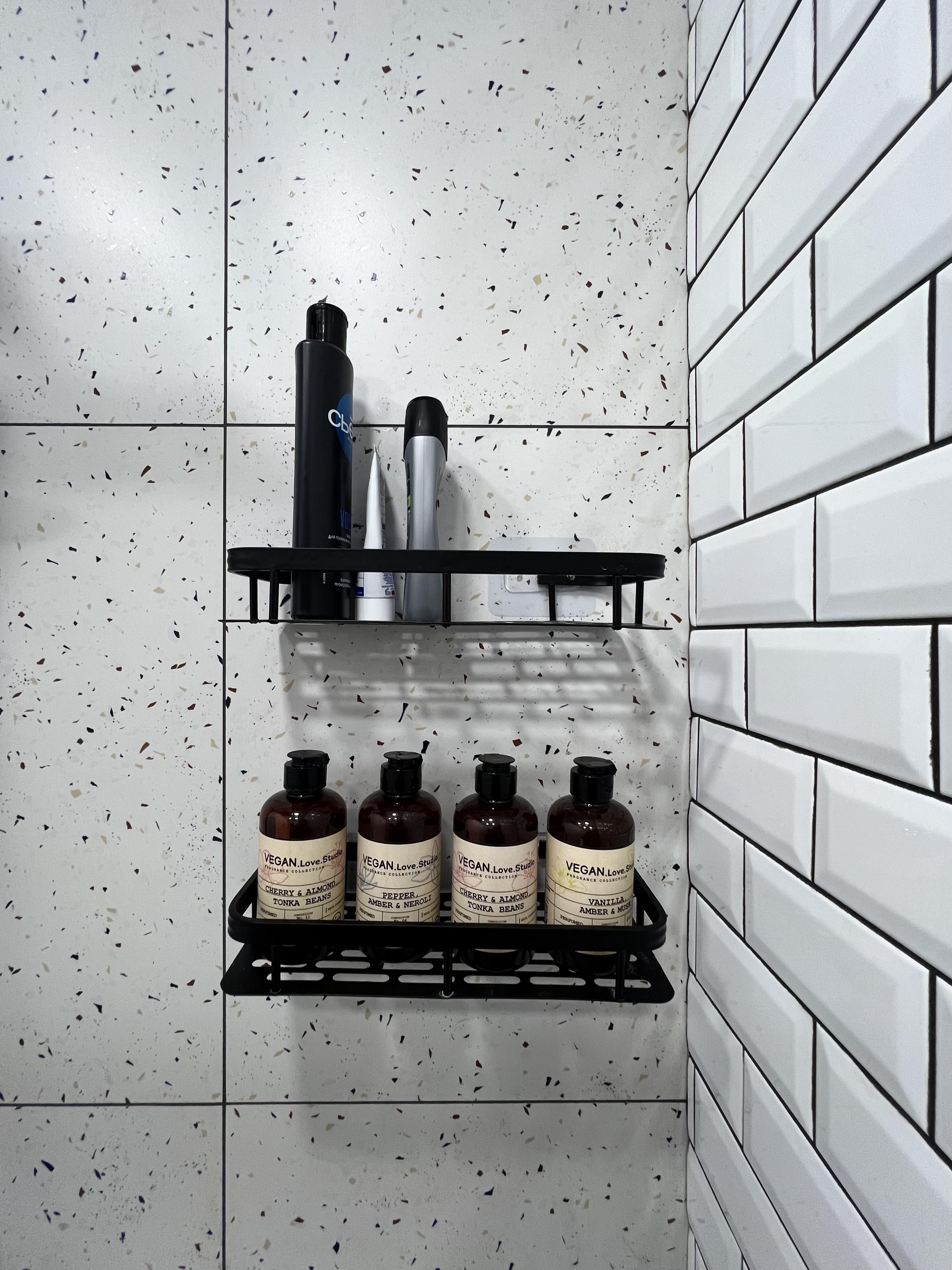 Стандартный двухместный номер с 2 отдельными кроватями и общей ванной комнатой