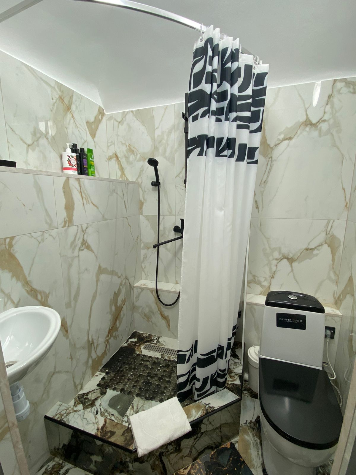 Номер комфорт со своим санузлом, душем и телевизором СМАРТ ТВ