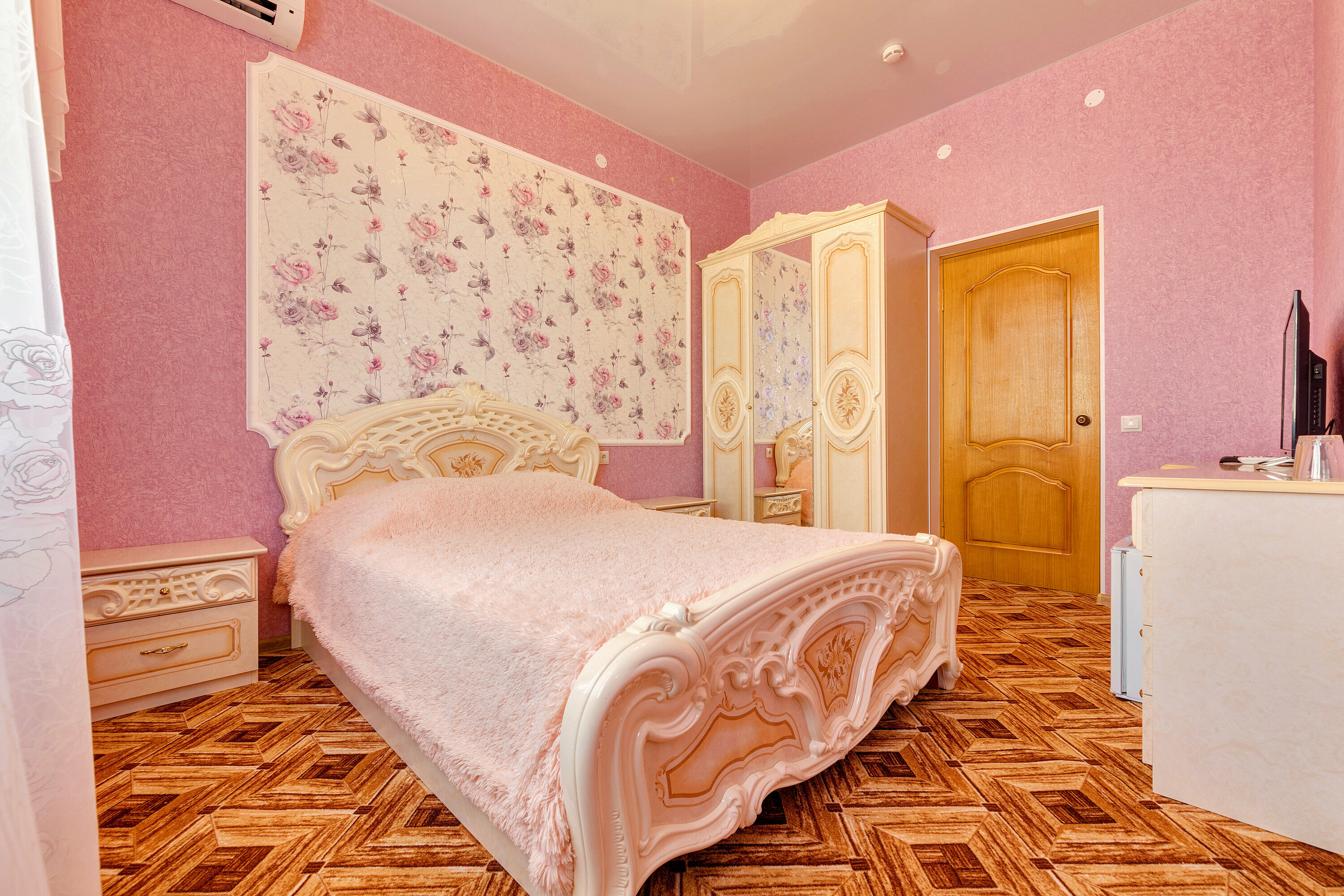 Улучшенный двухместный номер с 1 кроватью