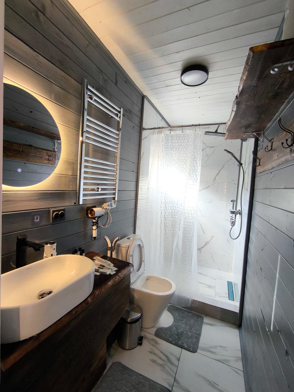 Коттедж с собственным бассейном