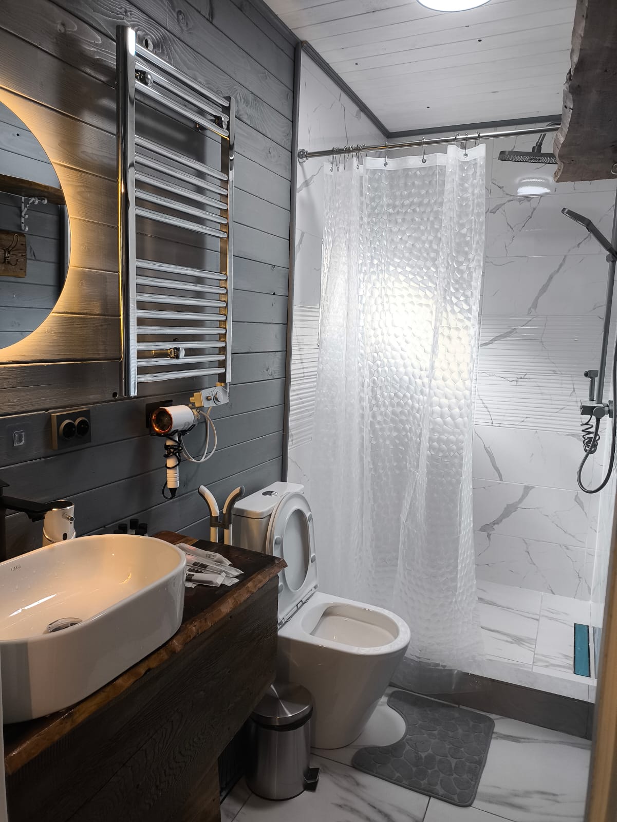 Коттедж с собственным бассейном