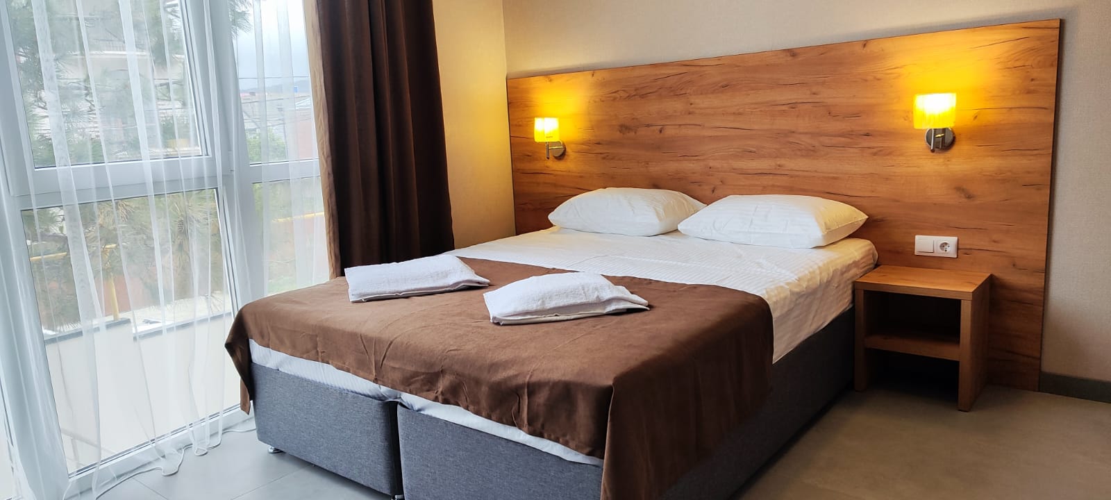 Двухместный номер без балкона с видом на улицу