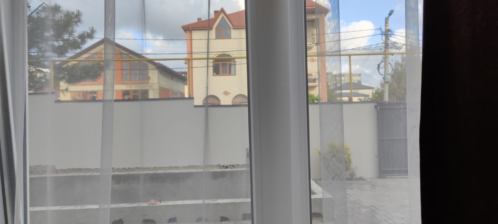 Трехместный номер с выходом во двор